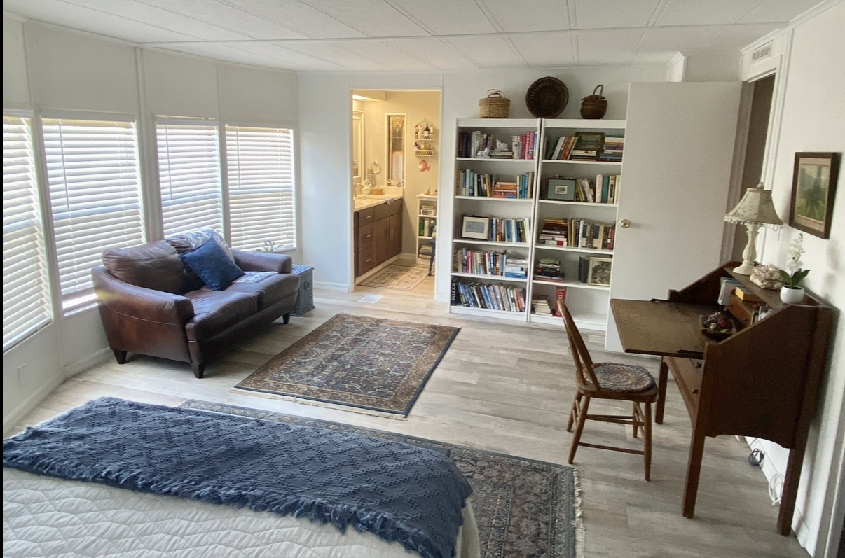 100 Hampton Road, Lot 10, Clearwater, Florida 33759, 2 Bedrooms Bedrooms, ,2 BathroomsBathrooms,55-Plus Mobile Home,For Sale,Hampton Road, Lot 10,4192