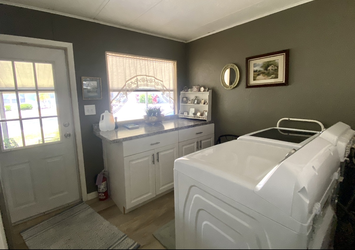 100 Hampton Road, Lot 10, Clearwater, Florida 33759, 2 Bedrooms Bedrooms, ,2 BathroomsBathrooms,55-Plus Mobile Home,For Sale,Hampton Road, Lot 10,4192