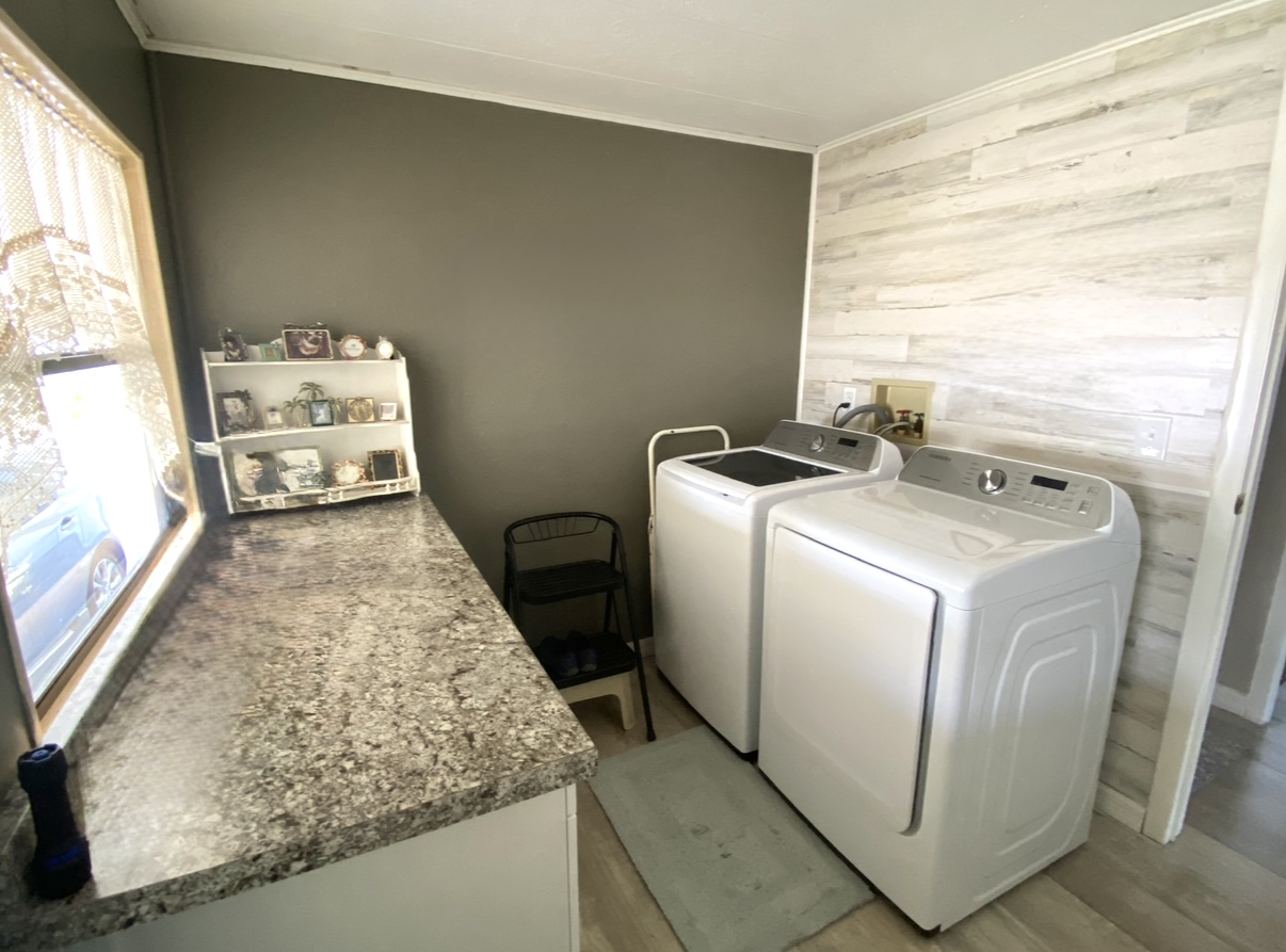 100 Hampton Road, Lot 10, Clearwater, Florida 33759, 2 Bedrooms Bedrooms, ,2 BathroomsBathrooms,55-Plus Mobile Home,For Sale,Hampton Road, Lot 10,4192