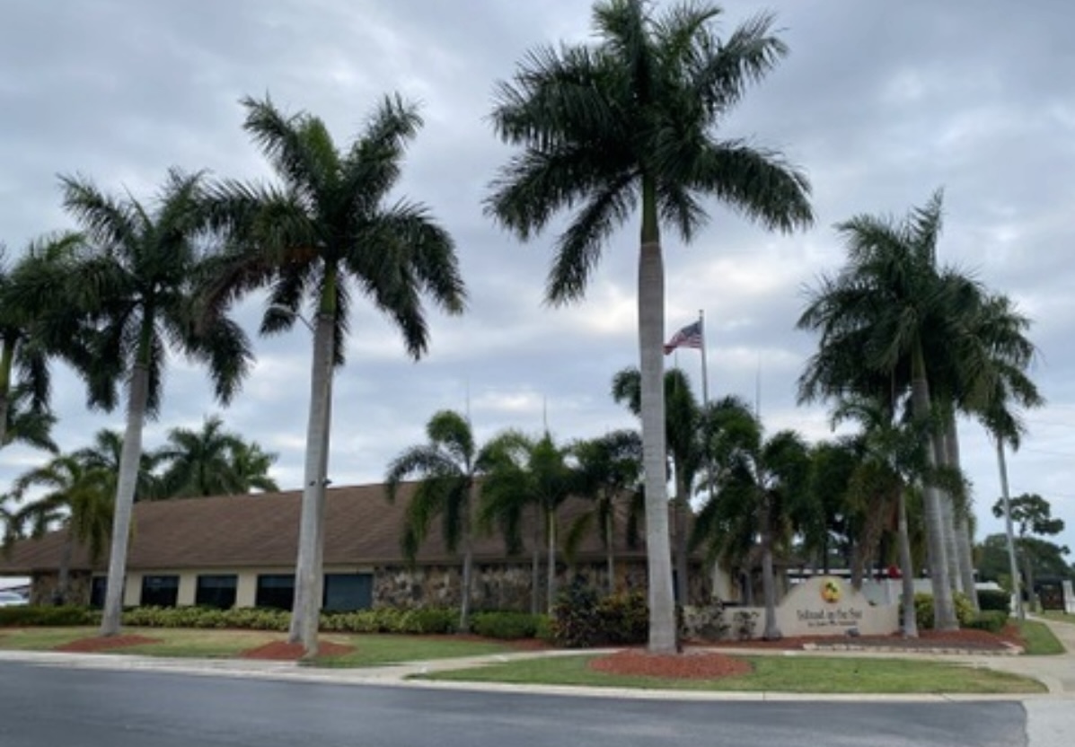 100 Hampton Road, Lot 10, Clearwater, Florida 33759, 2 Bedrooms Bedrooms, ,2 BathroomsBathrooms,55-Plus Mobile Home,For Sale,Hampton Road, Lot 10,4192