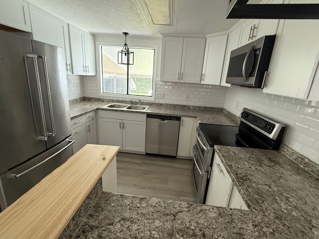 100 Hampton Road, Lot 83, Clearwater, Florida 33759, 2 Bedrooms Bedrooms, ,2 BathroomsBathrooms,55-Plus Mobile Home,For Sale,Hampton Road, Lot 83,4195