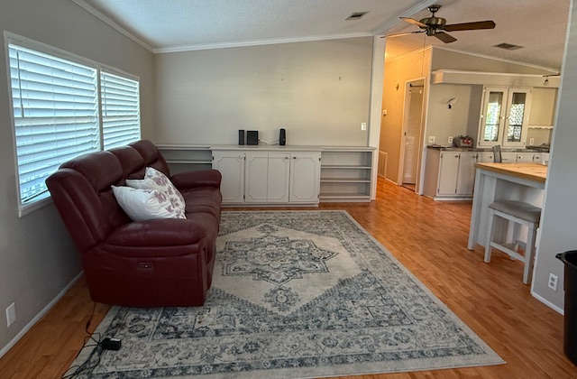 100 Hampton Road, Lot 230, Clearwater, Florida 33759, 2 Bedrooms Bedrooms, ,2 BathroomsBathrooms,55-Plus Mobile Home,For Sale,Hampton Road, Lot 230,4197