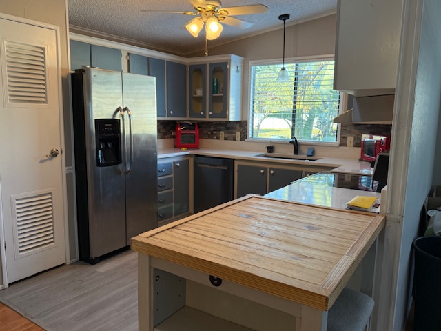 100 Hampton Road, Lot 230, Clearwater, Florida 33759, 2 Bedrooms Bedrooms, ,2 BathroomsBathrooms,55-Plus Mobile Home,For Sale,Hampton Road, Lot 230,4197