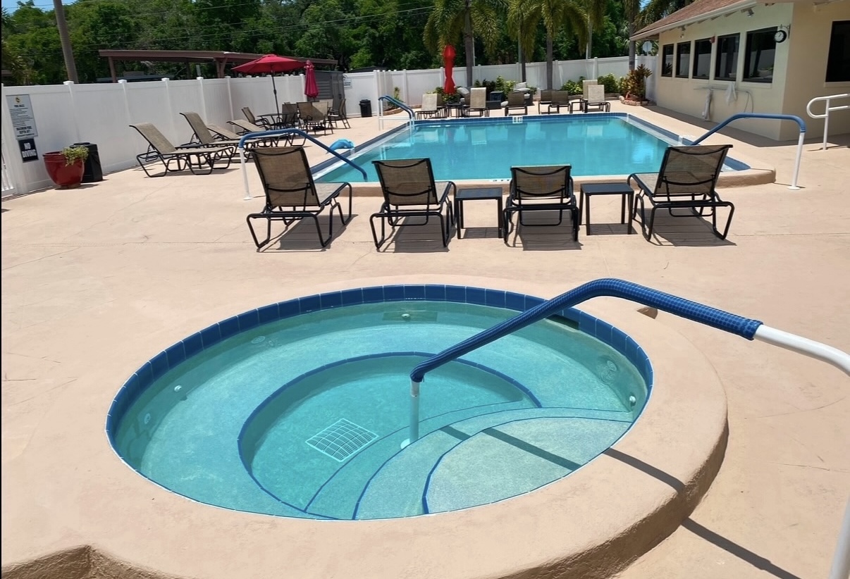 100 Hampton Road, Lot 230, Clearwater, Florida 33759, 2 Bedrooms Bedrooms, ,2 BathroomsBathrooms,55-Plus Mobile Home,For Sale,Hampton Road, Lot 230,4197