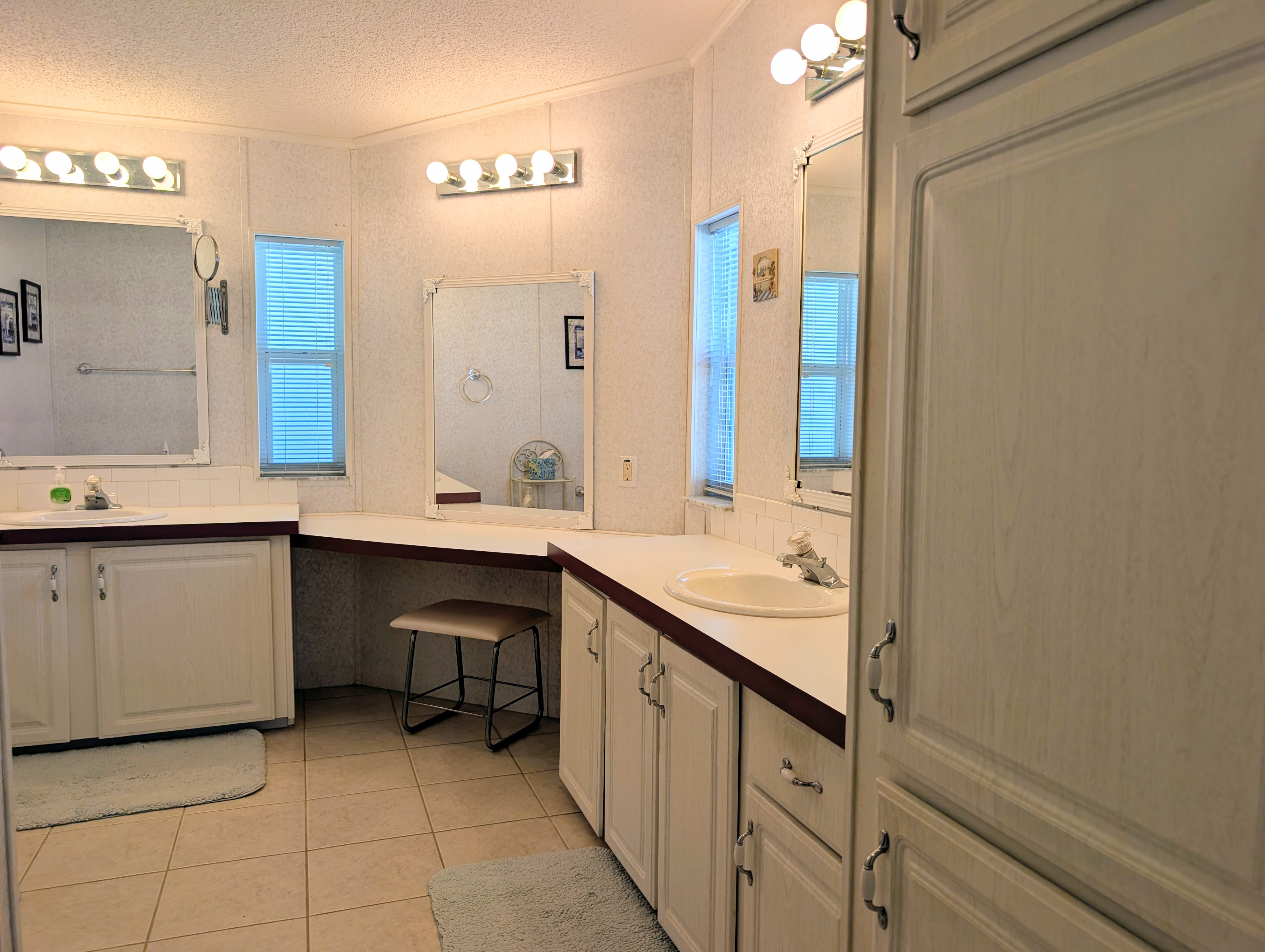 165 Begonia Terrace, Parrish, Florida 34219, 3 Bedrooms Bedrooms, ,2 BathroomsBathrooms,55-Plus Mobile Home,For Sale,Begonia Terrace,4211