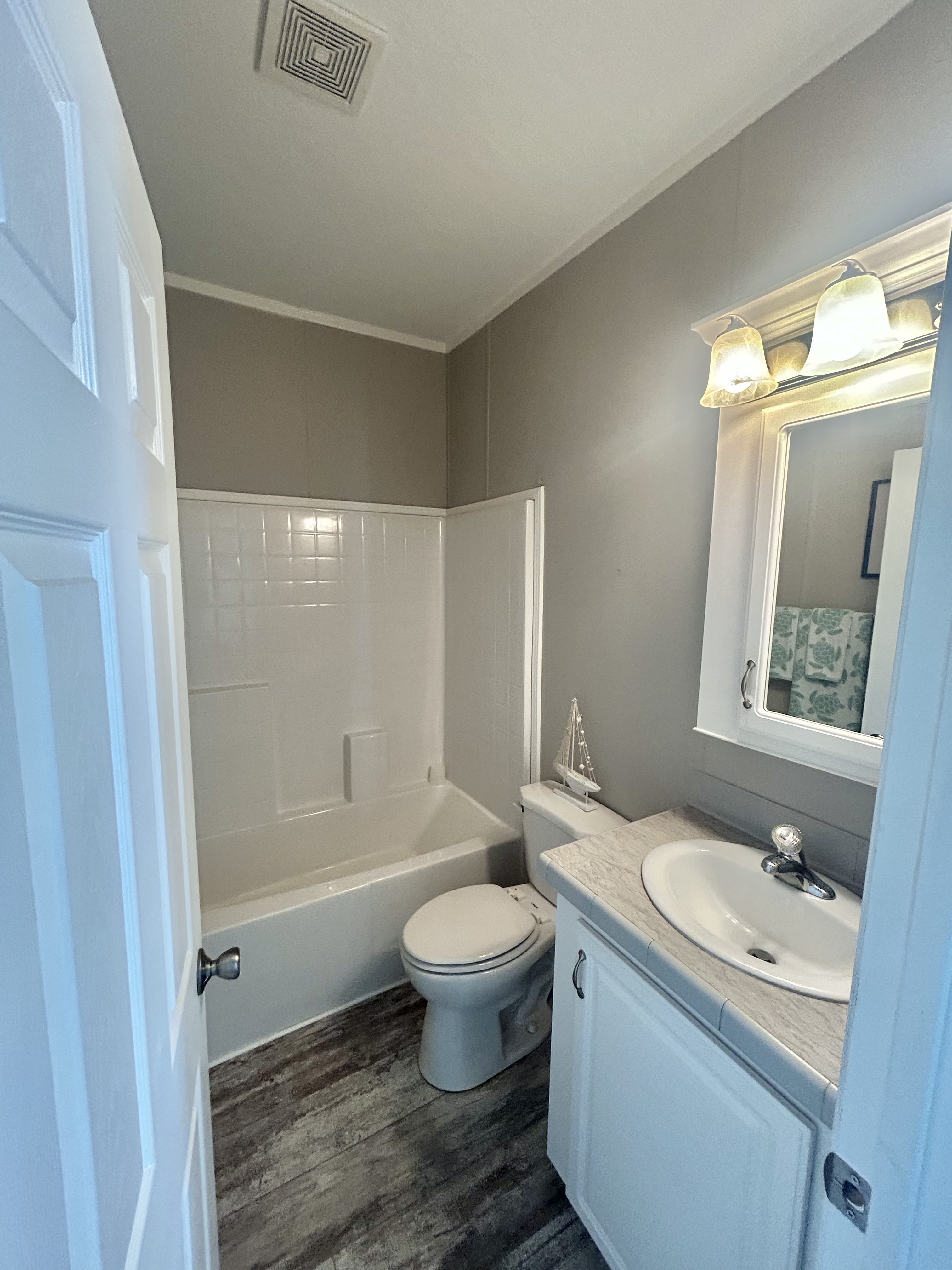 1016 52nd Avenue Blvd West, Bradenton, Florida 34207, 3 Bedrooms Bedrooms, ,2 BathroomsBathrooms,55-Plus Mobile Home,For Sale,52nd Avenue Blvd West,4212