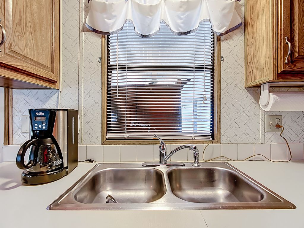 1615 Pennsylvania Ct, Frostproof, Florida 33843, 1 Bedroom Bedrooms, ,1 BathroomBathrooms,55-Plus Mobile Home,For Sale,Pennsylvania Ct,4215