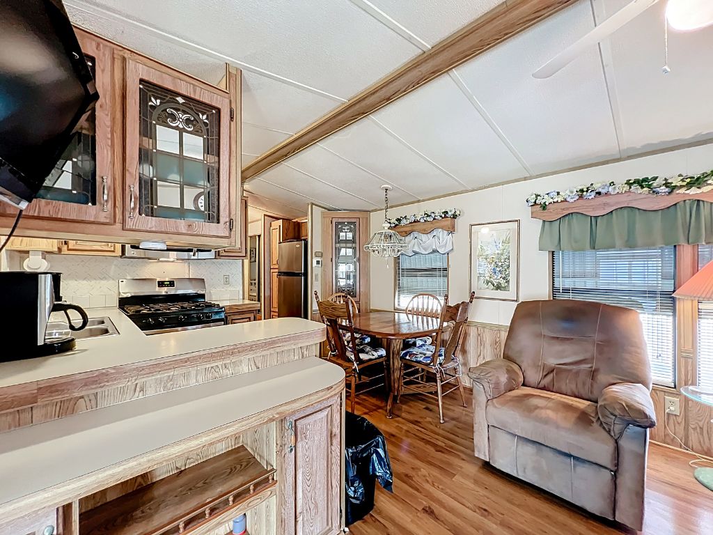 1615 Pennsylvania Ct, Frostproof, Florida 33843, 1 Bedroom Bedrooms, ,1 BathroomBathrooms,55-Plus Mobile Home,For Sale,Pennsylvania Ct,4215