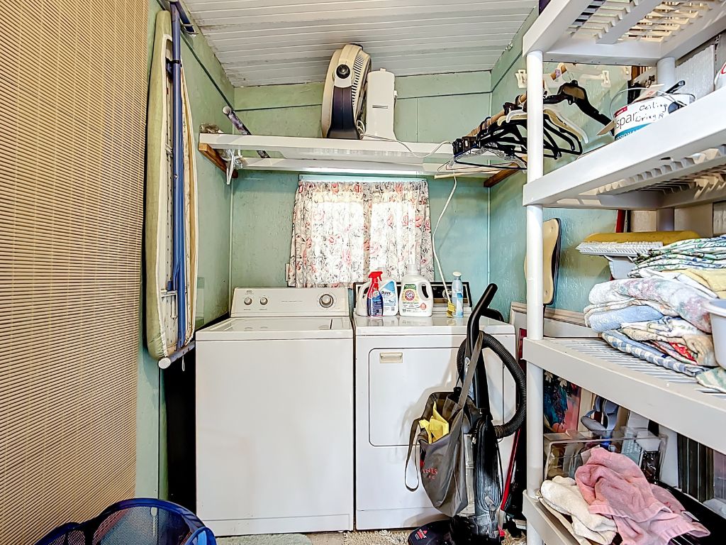 1615 Pennsylvania Ct, Frostproof, Florida 33843, 1 Bedroom Bedrooms, ,1 BathroomBathrooms,55-Plus Mobile Home,For Sale,Pennsylvania Ct,4215