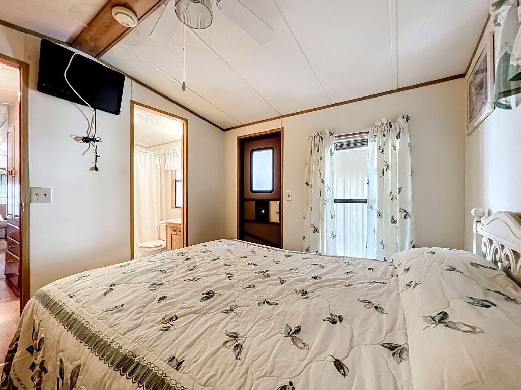 1615 Pennsylvania Ct, Frostproof, Florida 33843, 1 Bedroom Bedrooms, ,1 BathroomBathrooms,55-Plus Mobile Home,For Sale,Pennsylvania Ct,4215