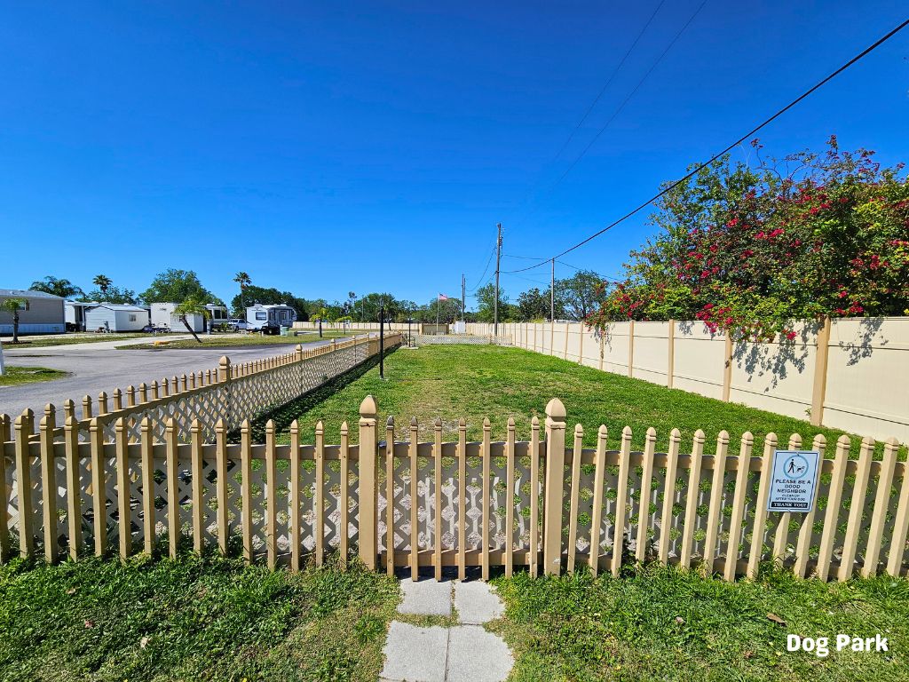 1615 Pennsylvania Ct, Frostproof, Florida 33843, 1 Bedroom Bedrooms, ,1 BathroomBathrooms,55-Plus Mobile Home,For Sale,Pennsylvania Ct,4215