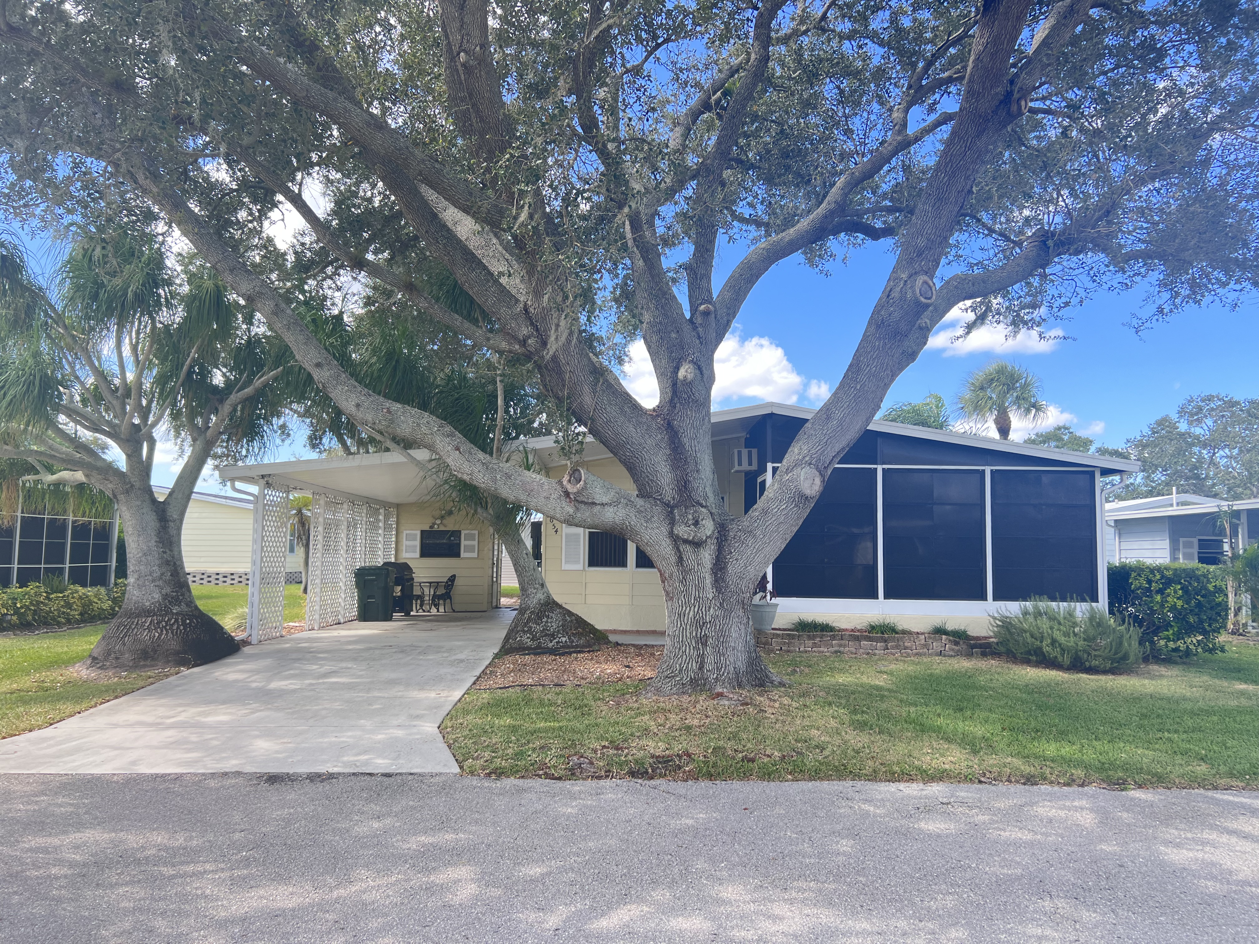 5654 Scarborough Lane, Lot 64, Sarasota, Florida 34241, 2 Bedrooms Bedrooms, ,2 BathroomsBathrooms,55-Plus Mobile Home,For Sale,Scarborough Lane, Lot 64,4216