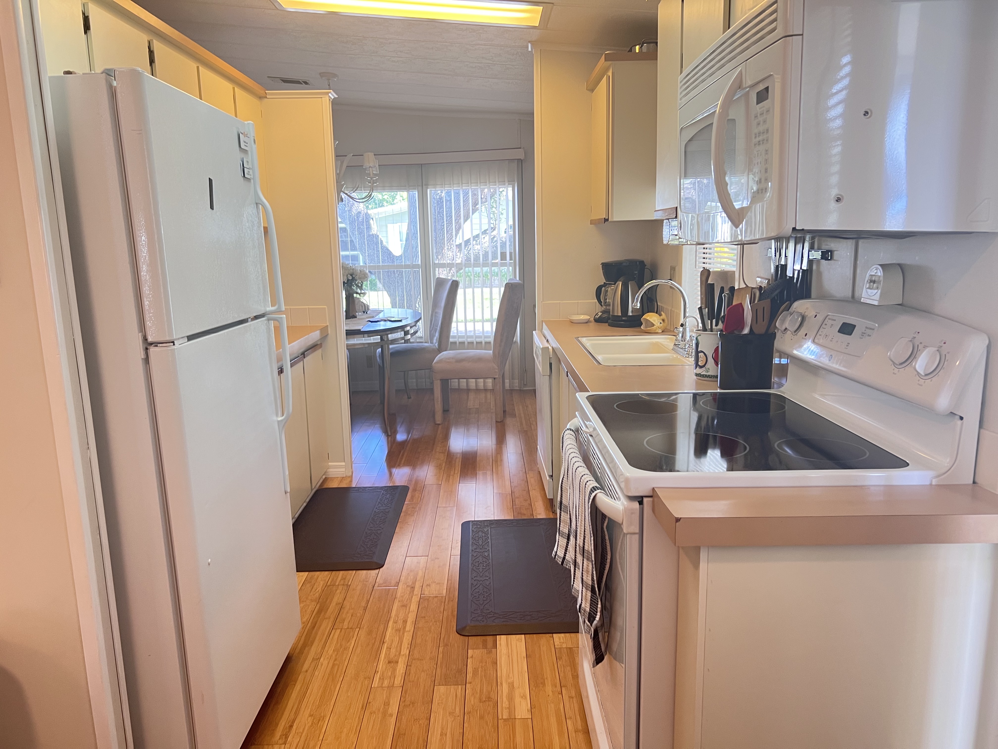 5654 Scarborough Lane, Lot 64, Sarasota, Florida 34241, 2 Bedrooms Bedrooms, ,2 BathroomsBathrooms,55-Plus Mobile Home,For Sale,Scarborough Lane, Lot 64,4216