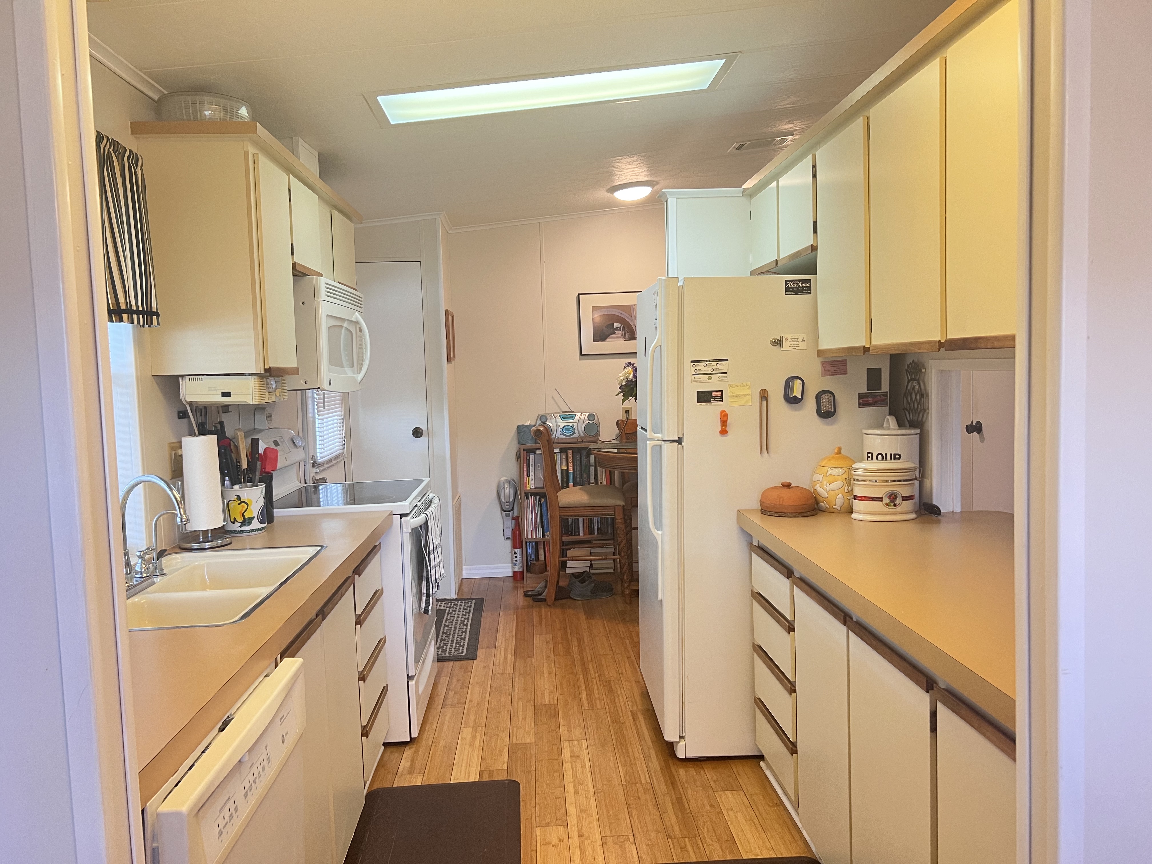 5654 Scarborough Lane, Lot 64, Sarasota, Florida 34241, 2 Bedrooms Bedrooms, ,2 BathroomsBathrooms,55-Plus Mobile Home,For Sale,Scarborough Lane, Lot 64,4216