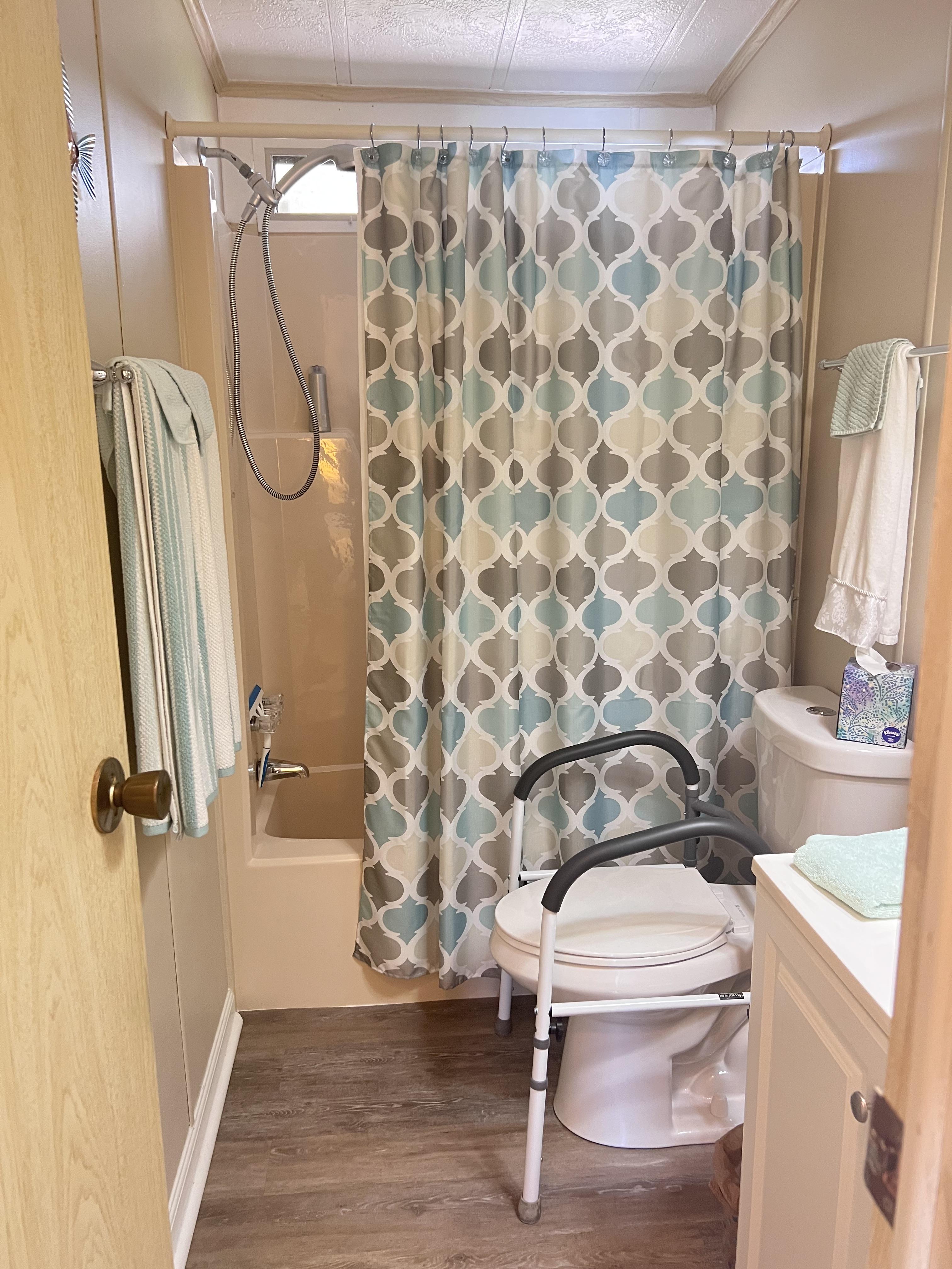 5654 Scarborough Lane, Lot 64, Sarasota, Florida 34241, 2 Bedrooms Bedrooms, ,2 BathroomsBathrooms,55-Plus Mobile Home,For Sale,Scarborough Lane, Lot 64,4216
