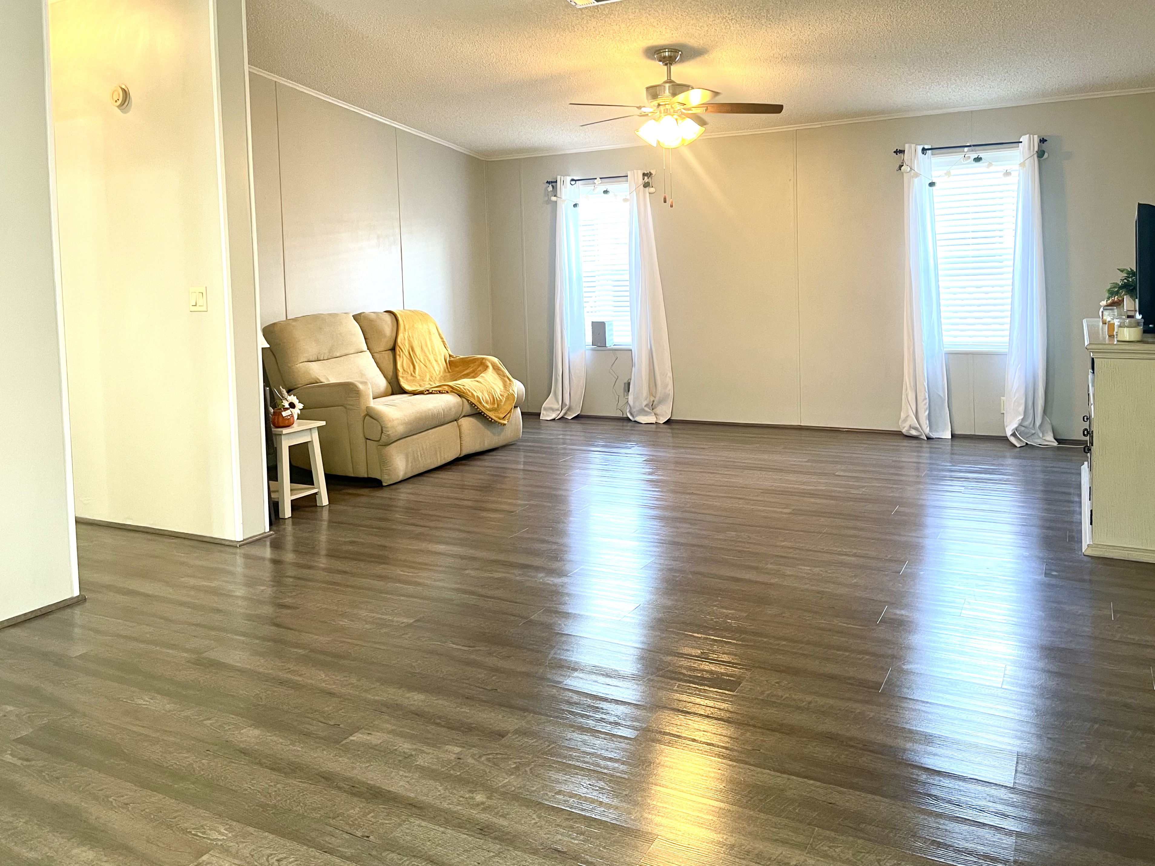 8704 27th Avenue East, Palmetto, Florida 34221, 3 Bedrooms Bedrooms, ,2 BathroomsBathrooms,55-Plus Mobile Home,For Sale,27th Avenue East,4219