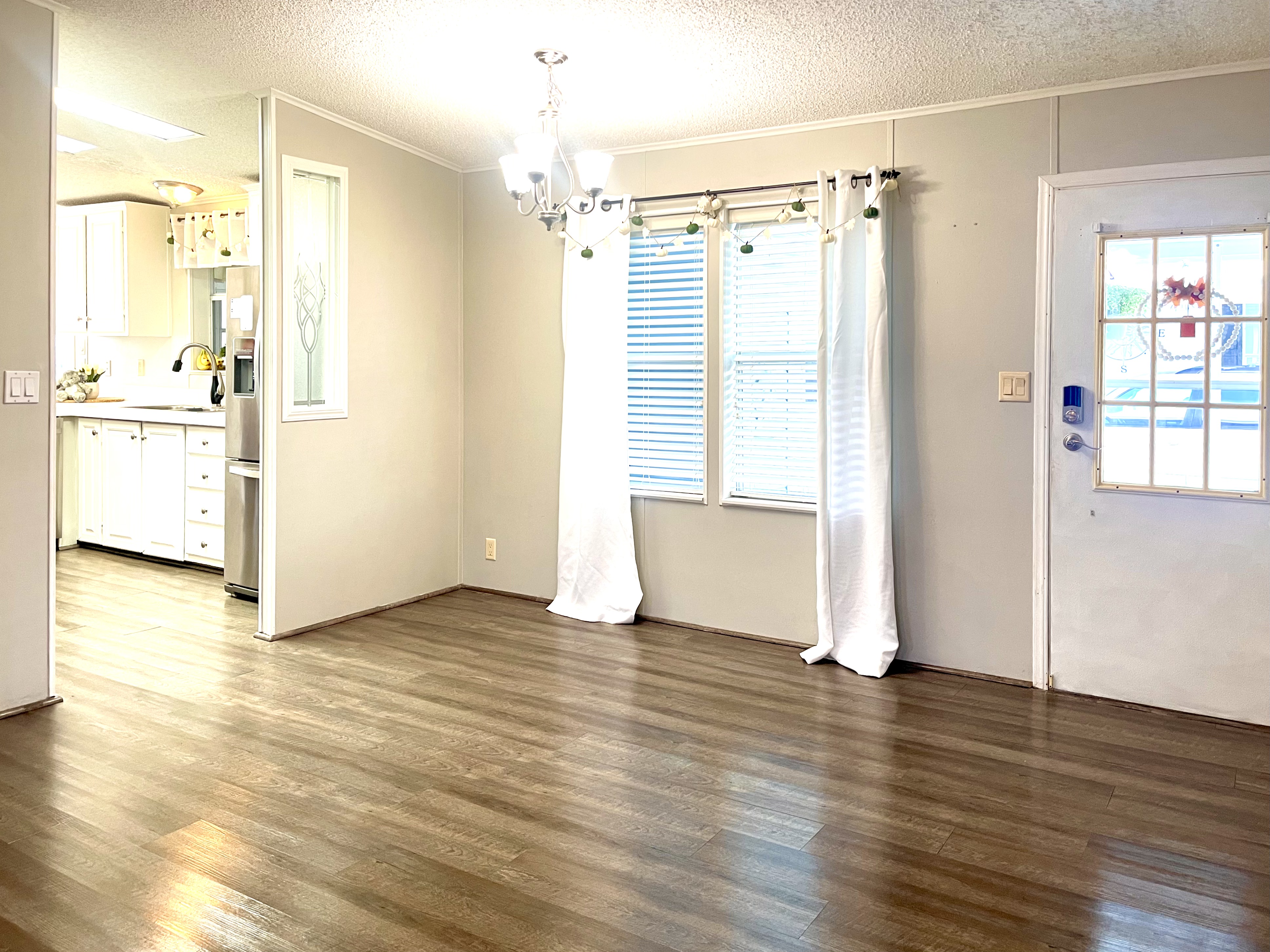 8704 27th Avenue East, Palmetto, Florida 34221, 3 Bedrooms Bedrooms, ,2 BathroomsBathrooms,55-Plus Mobile Home,For Sale,27th Avenue East,4219