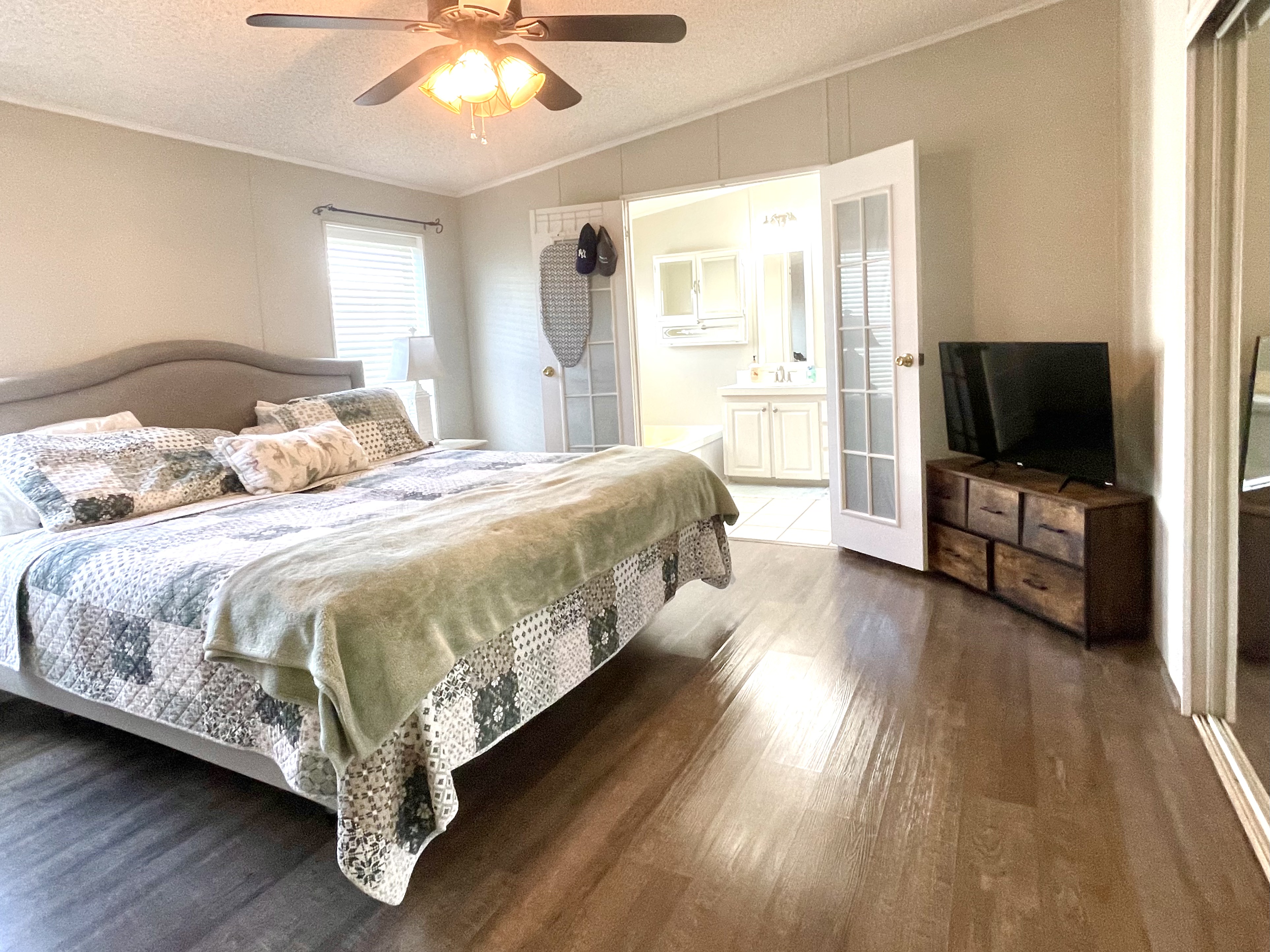 8704 27th Avenue East, Palmetto, Florida 34221, 3 Bedrooms Bedrooms, ,2 BathroomsBathrooms,55-Plus Mobile Home,For Sale,27th Avenue East,4219