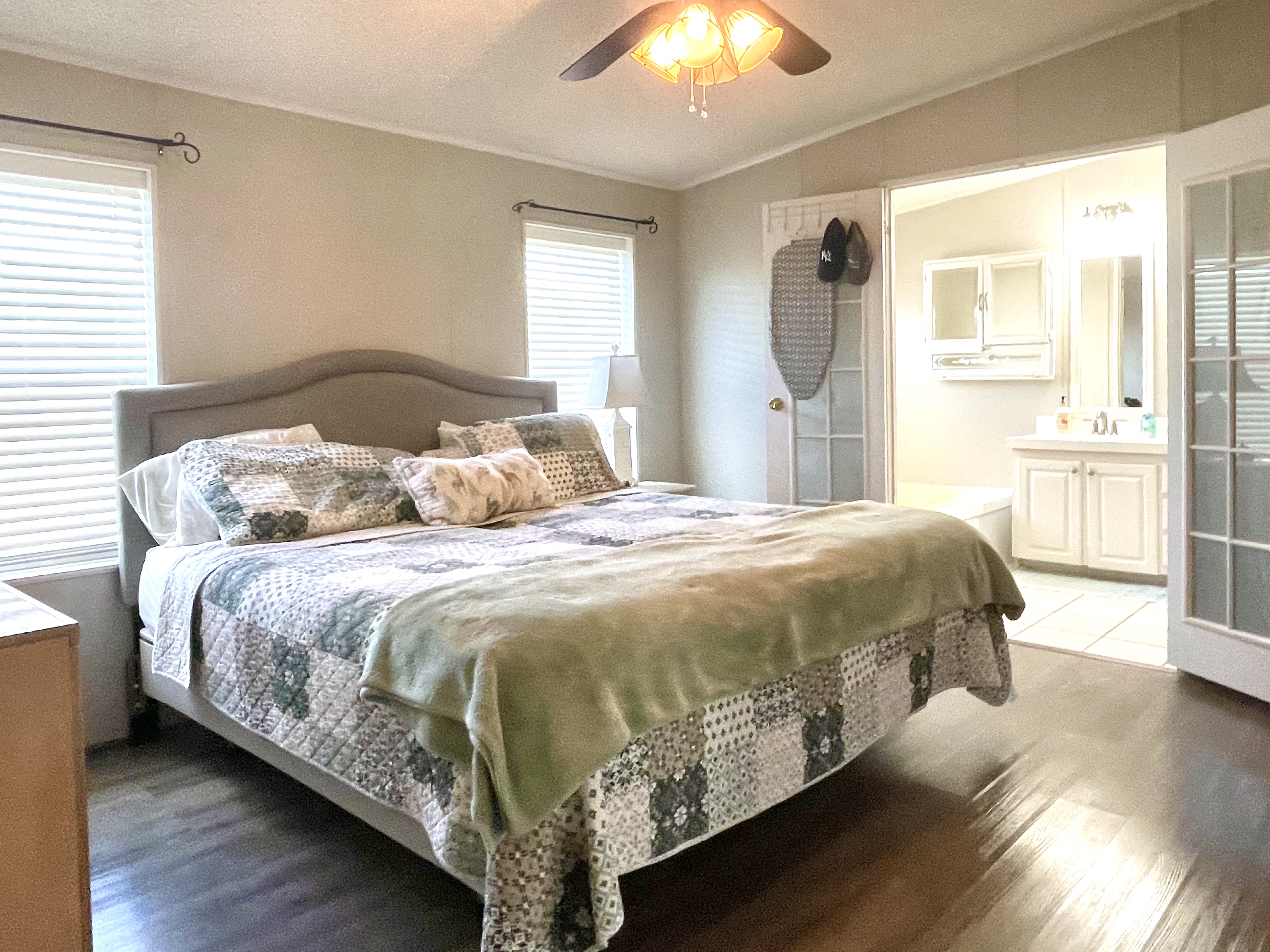8704 27th Avenue East, Palmetto, Florida 34221, 3 Bedrooms Bedrooms, ,2 BathroomsBathrooms,55-Plus Mobile Home,For Sale,27th Avenue East,4219