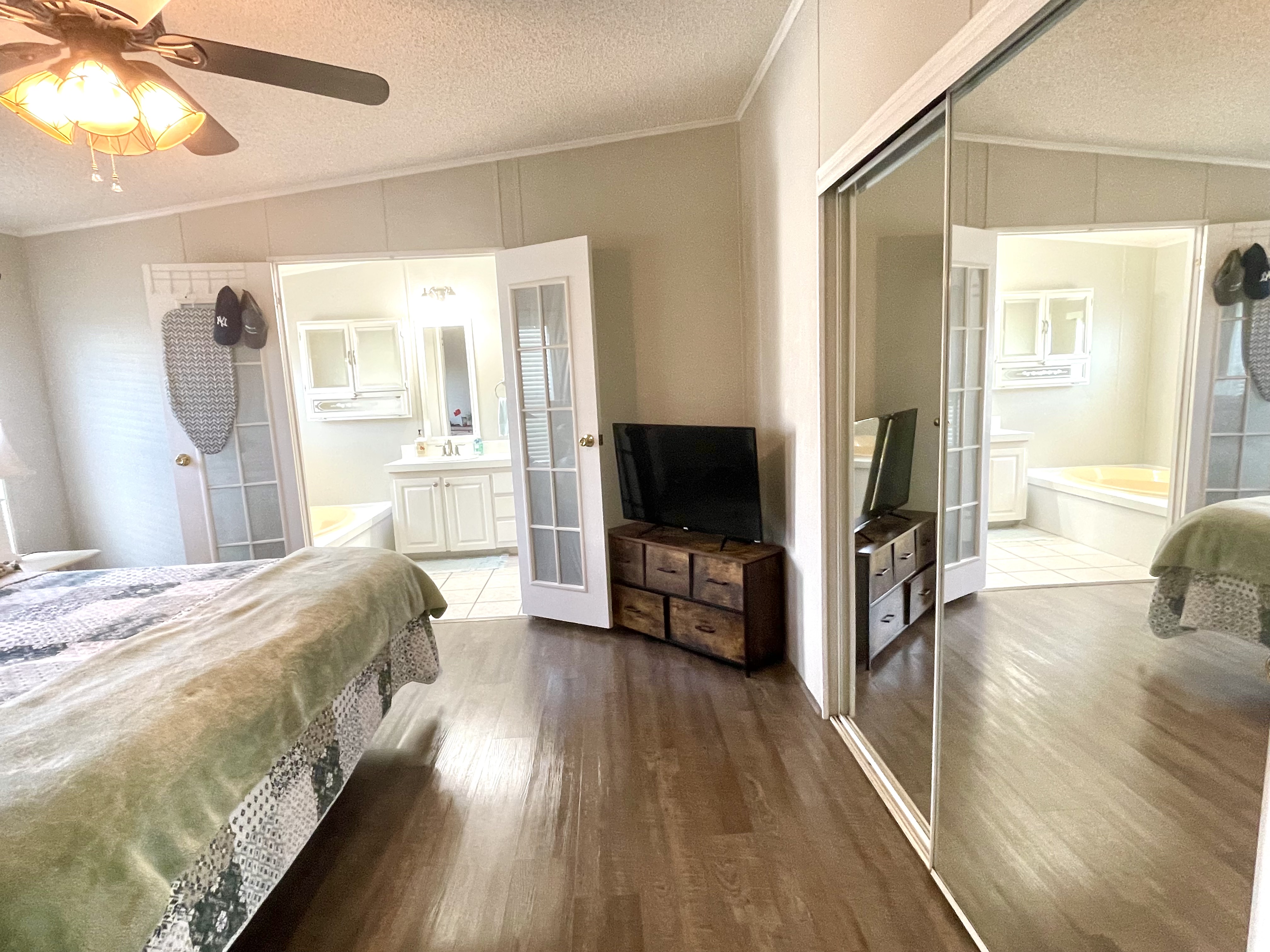 8704 27th Avenue East, Palmetto, Florida 34221, 3 Bedrooms Bedrooms, ,2 BathroomsBathrooms,55-Plus Mobile Home,For Sale,27th Avenue East,4219