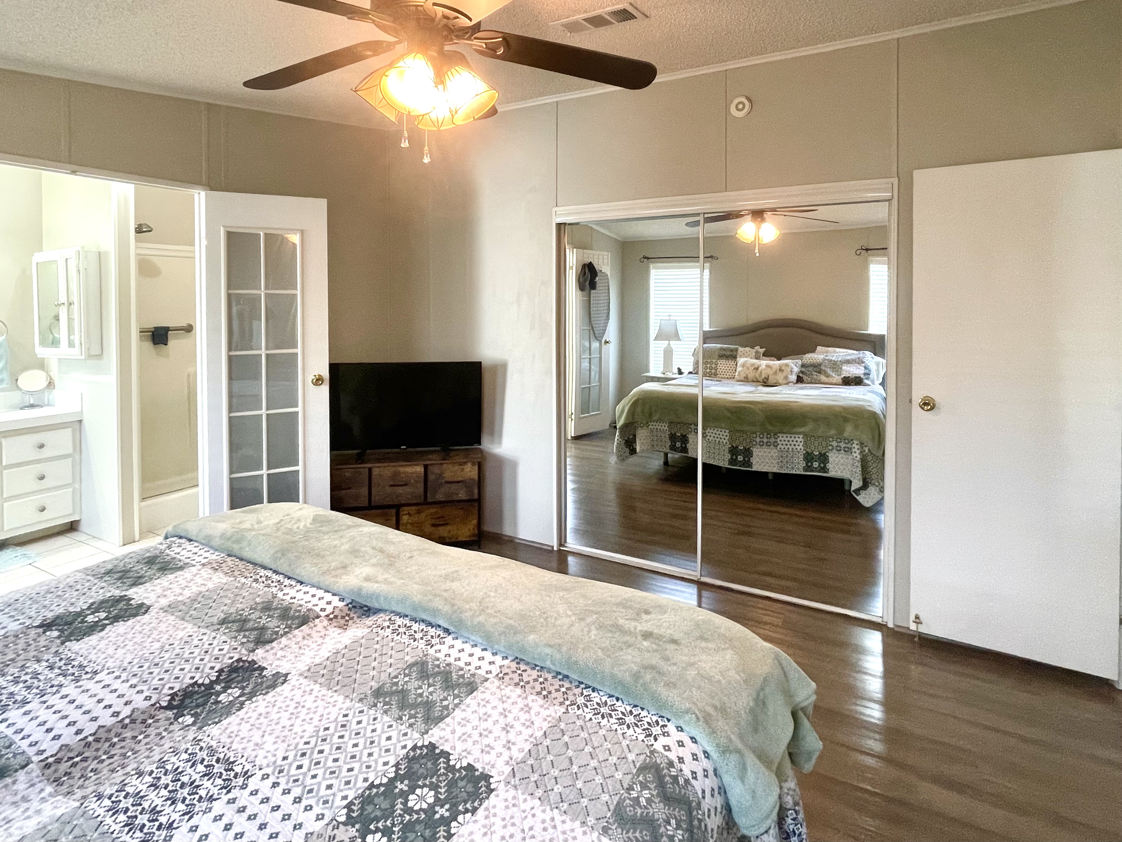 8704 27th Avenue East, Palmetto, Florida 34221, 3 Bedrooms Bedrooms, ,2 BathroomsBathrooms,55-Plus Mobile Home,For Sale,27th Avenue East,4219