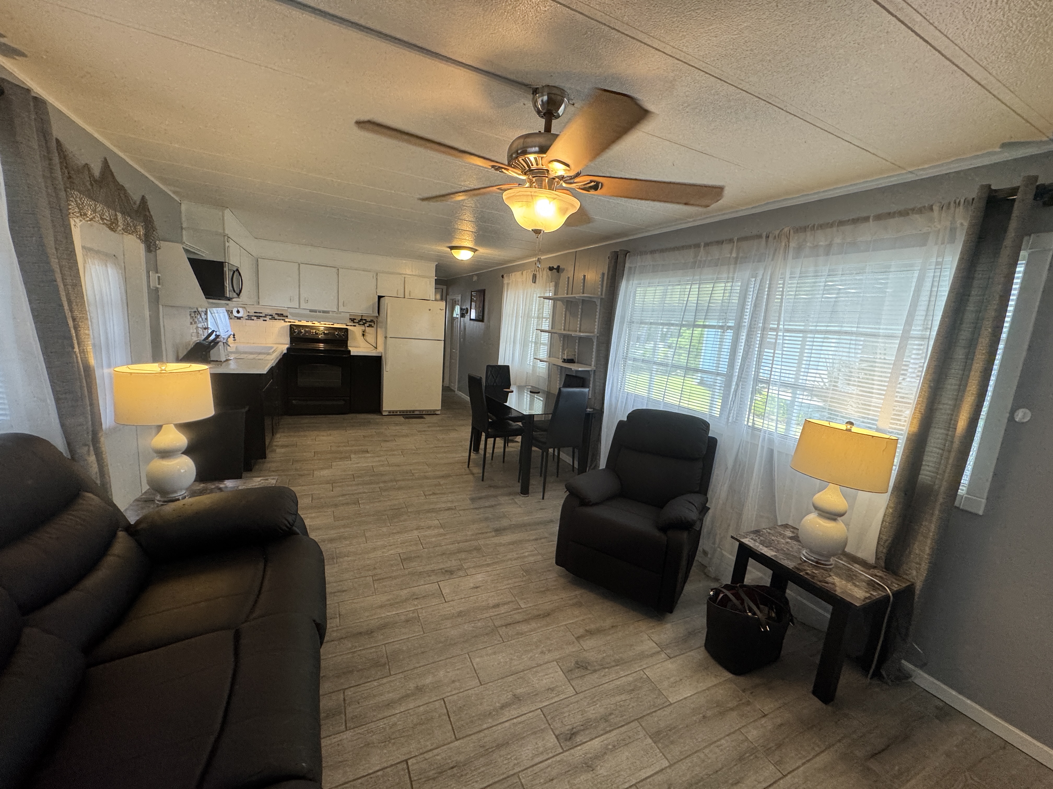 751 10th St E, Lot 139, Palmetto, Florida 34221, 2 Bedrooms Bedrooms, ,2 BathroomsBathrooms,55-Plus Mobile Home,For Sale,10th St E, Lot 139,4233