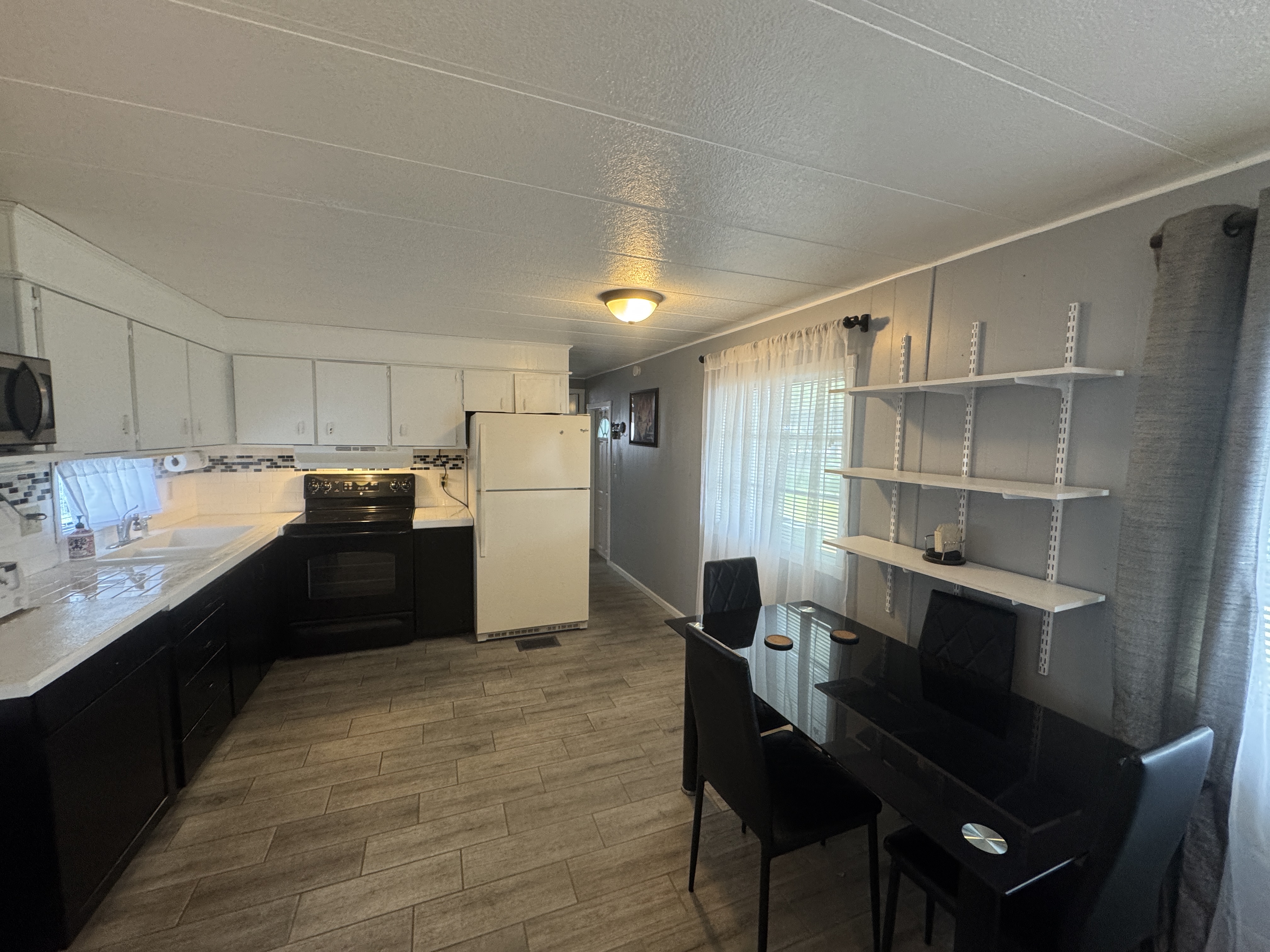 751 10th St E, Lot 139, Palmetto, Florida 34221, 2 Bedrooms Bedrooms, ,2 BathroomsBathrooms,55-Plus Mobile Home,For Sale,10th St E, Lot 139,4233