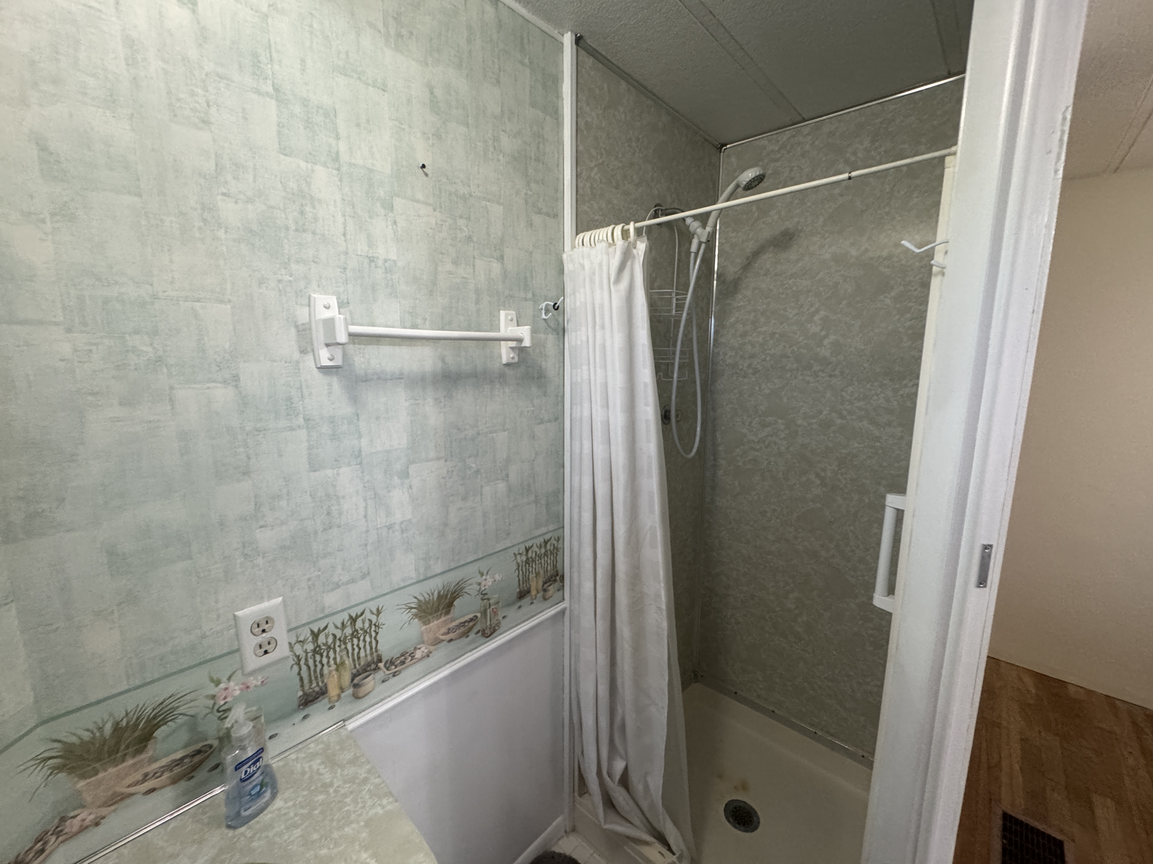 751 10th St E, Lot 139, Palmetto, Florida 34221, 2 Bedrooms Bedrooms, ,2 BathroomsBathrooms,55-Plus Mobile Home,For Sale,10th St E, Lot 139,4233