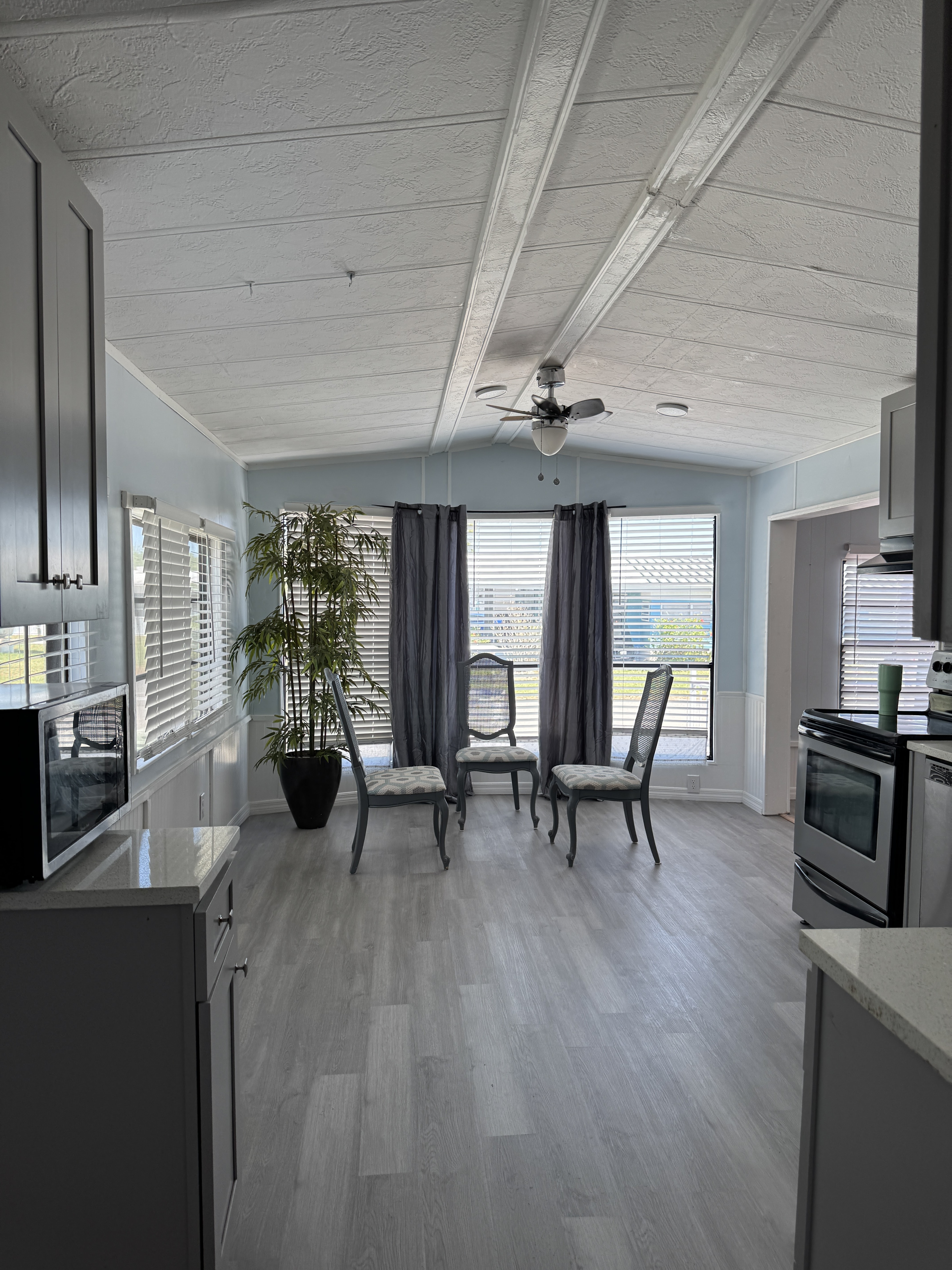 3736 Hula Circle, Ruskin, Florida 33570, 2 Bedrooms Bedrooms, ,1 BathroomBathrooms,All - Age Mobile Home,For Sale,Hula Circle,4234