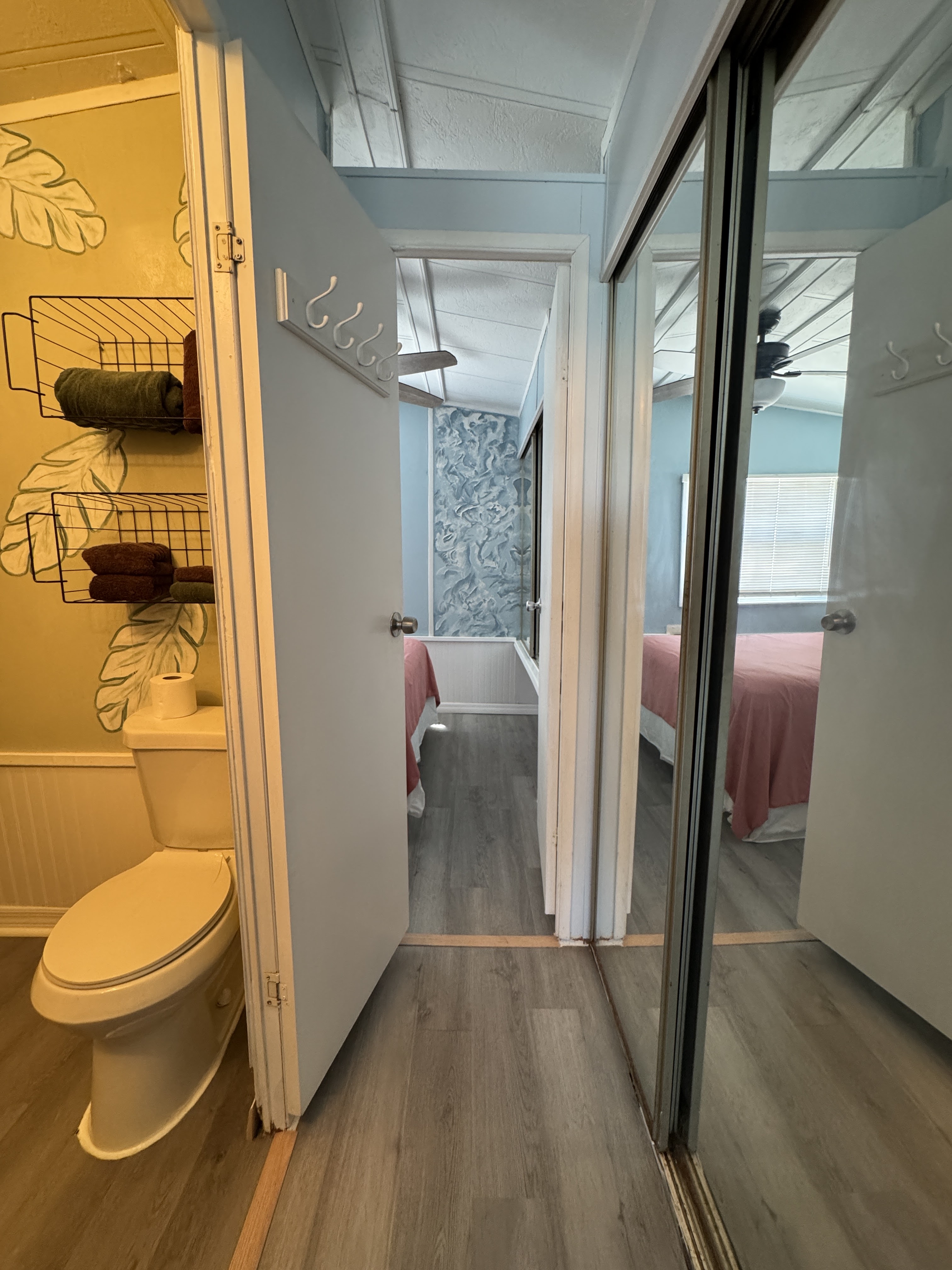 3736 Hula Circle, Ruskin, Florida 33570, 2 Bedrooms Bedrooms, ,1 BathroomBathrooms,All - Age Mobile Home,For Sale,Hula Circle,4234