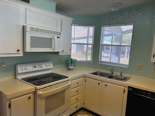 3003 Pindo Palm Pl, Ellenton, Florida 34222, 2 Bedrooms Bedrooms, ,2 BathroomsBathrooms,55-Plus Mobile Home,For Sale,Pindo Palm Pl,4244