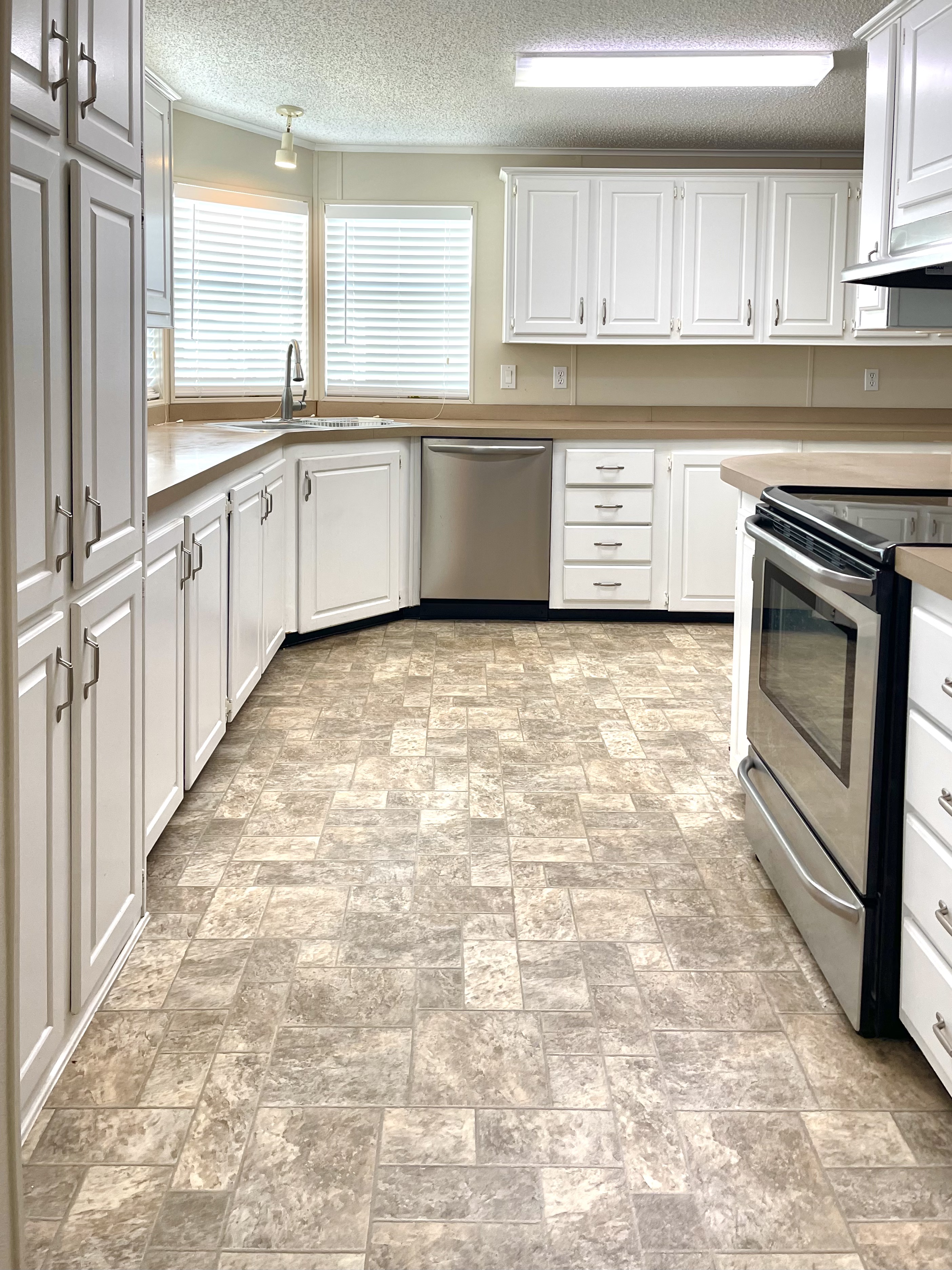 2609 86th Lane E, Palmetto, Florida 34221, 2 Bedrooms Bedrooms, ,2 BathroomsBathrooms,55-Plus Mobile Home,For Sale,86th Lane E,4245