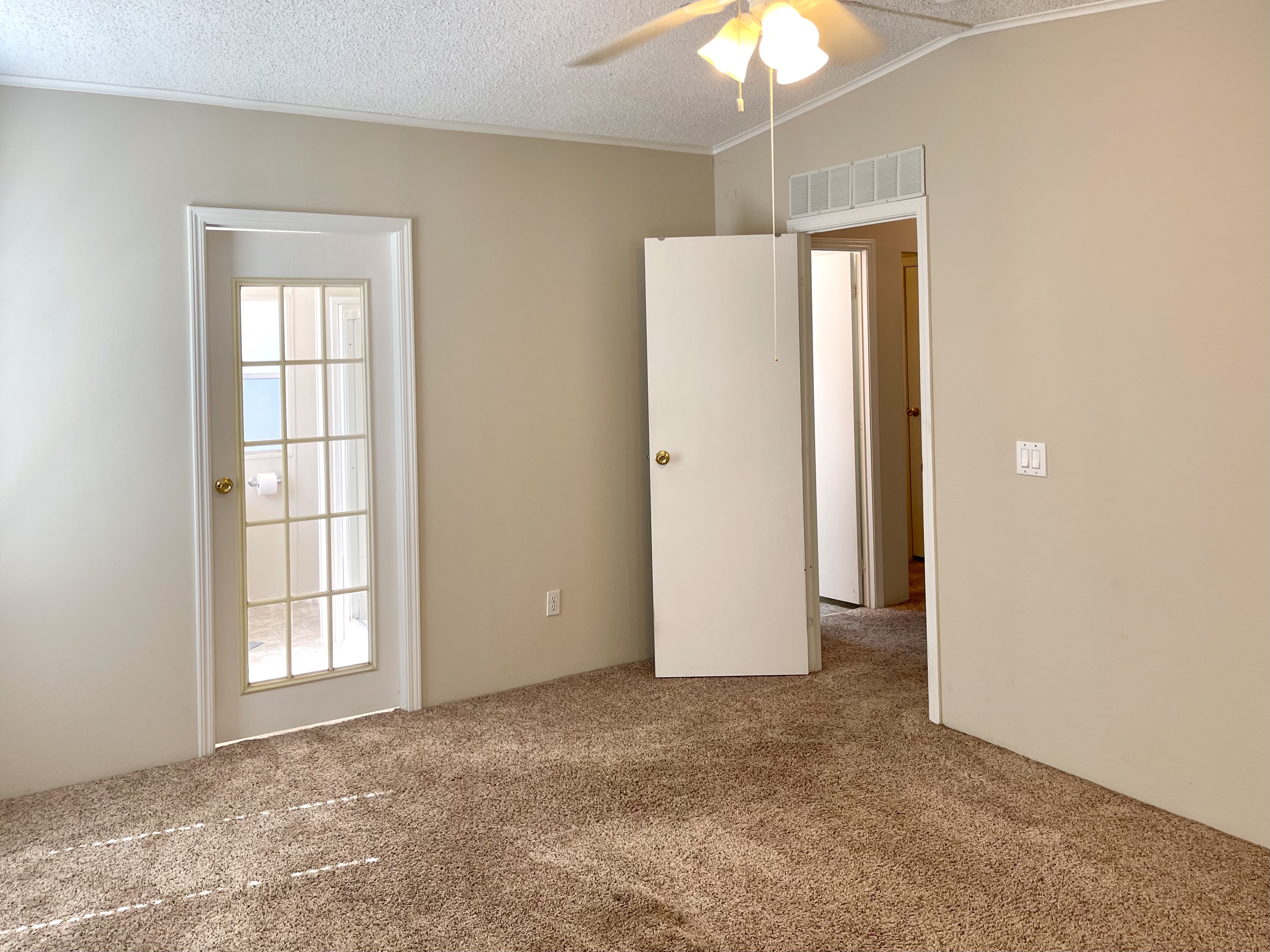 2609 86th Lane E, Palmetto, Florida 34221, 2 Bedrooms Bedrooms, ,2 BathroomsBathrooms,55-Plus Mobile Home,For Sale,86th Lane E,4245