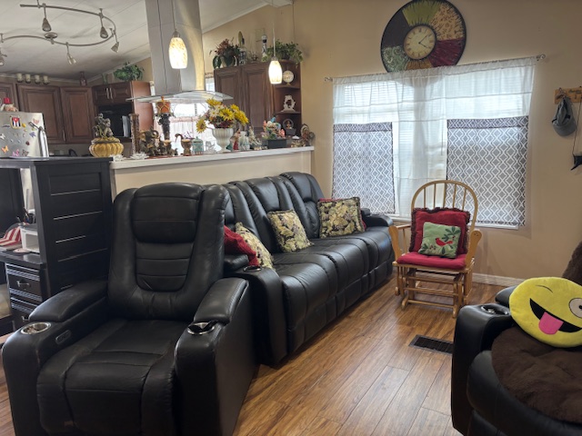 2419 Gulf to Bay Blvd, Lot 102, Clearwater, Florida 33765, 2 Bedrooms Bedrooms, ,2 BathroomsBathrooms,55-Plus Mobile Home,For Sale,Gulf to Bay Blvd, Lot 102,4247