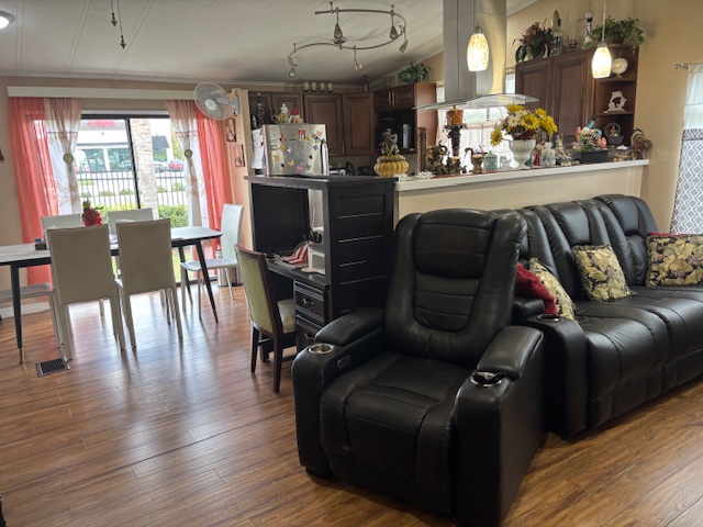 2419 Gulf to Bay Blvd, Lot 102, Clearwater, Florida 33765, 2 Bedrooms Bedrooms, ,2 BathroomsBathrooms,55-Plus Mobile Home,For Sale,Gulf to Bay Blvd, Lot 102,4247