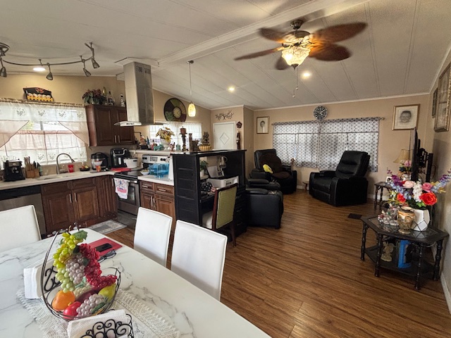 2419 Gulf to Bay Blvd, Lot 102, Clearwater, Florida 33765, 2 Bedrooms Bedrooms, ,2 BathroomsBathrooms,55-Plus Mobile Home,For Sale,Gulf to Bay Blvd, Lot 102,4247