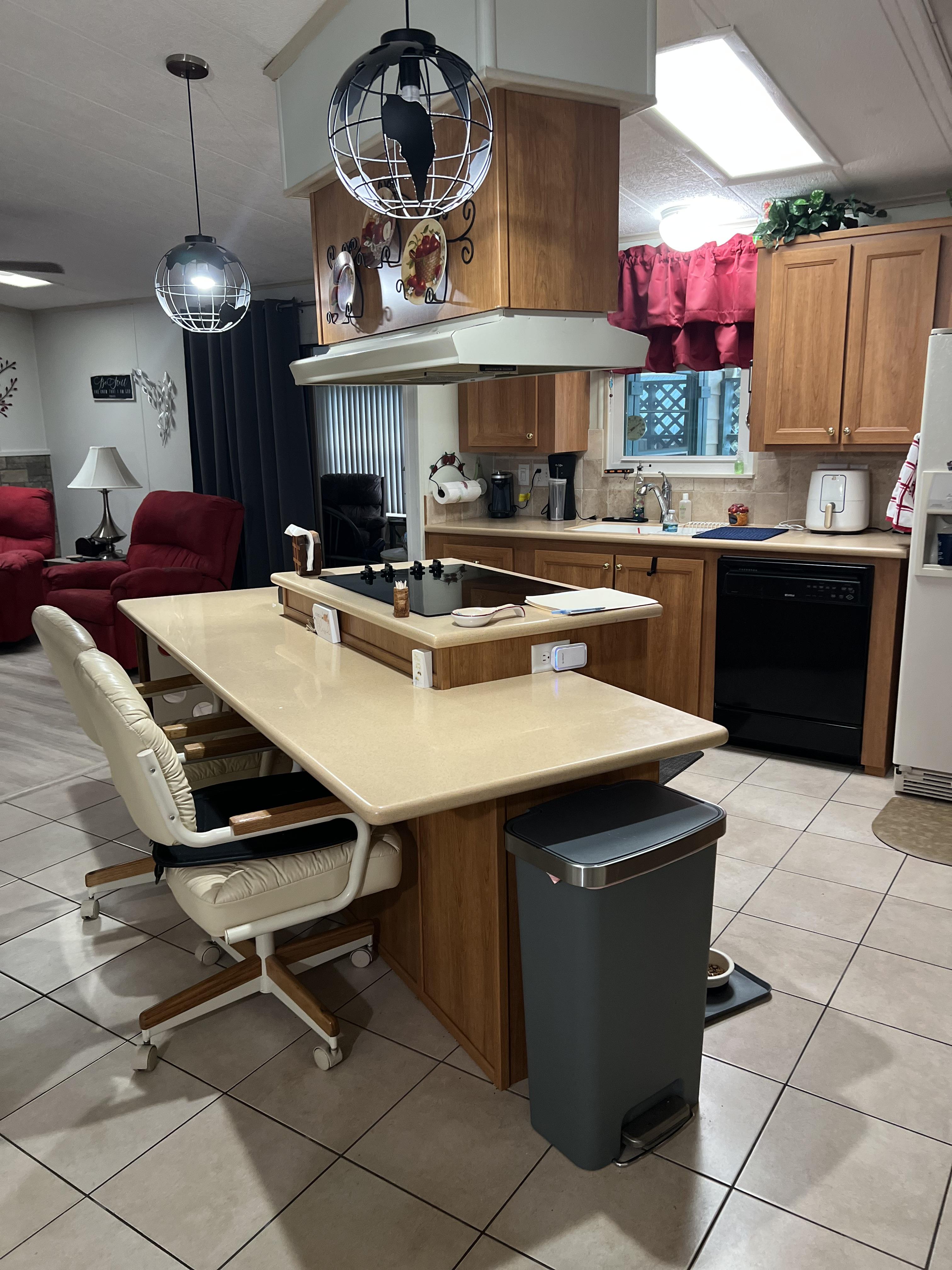 5700 Bayshore Rd, Lot 274, Palmetto, Florida 34221, 2 Bedrooms Bedrooms, ,2 BathroomsBathrooms,55-Plus Mobile Home,For Sale,Bayshore Rd, Lot 274,4248