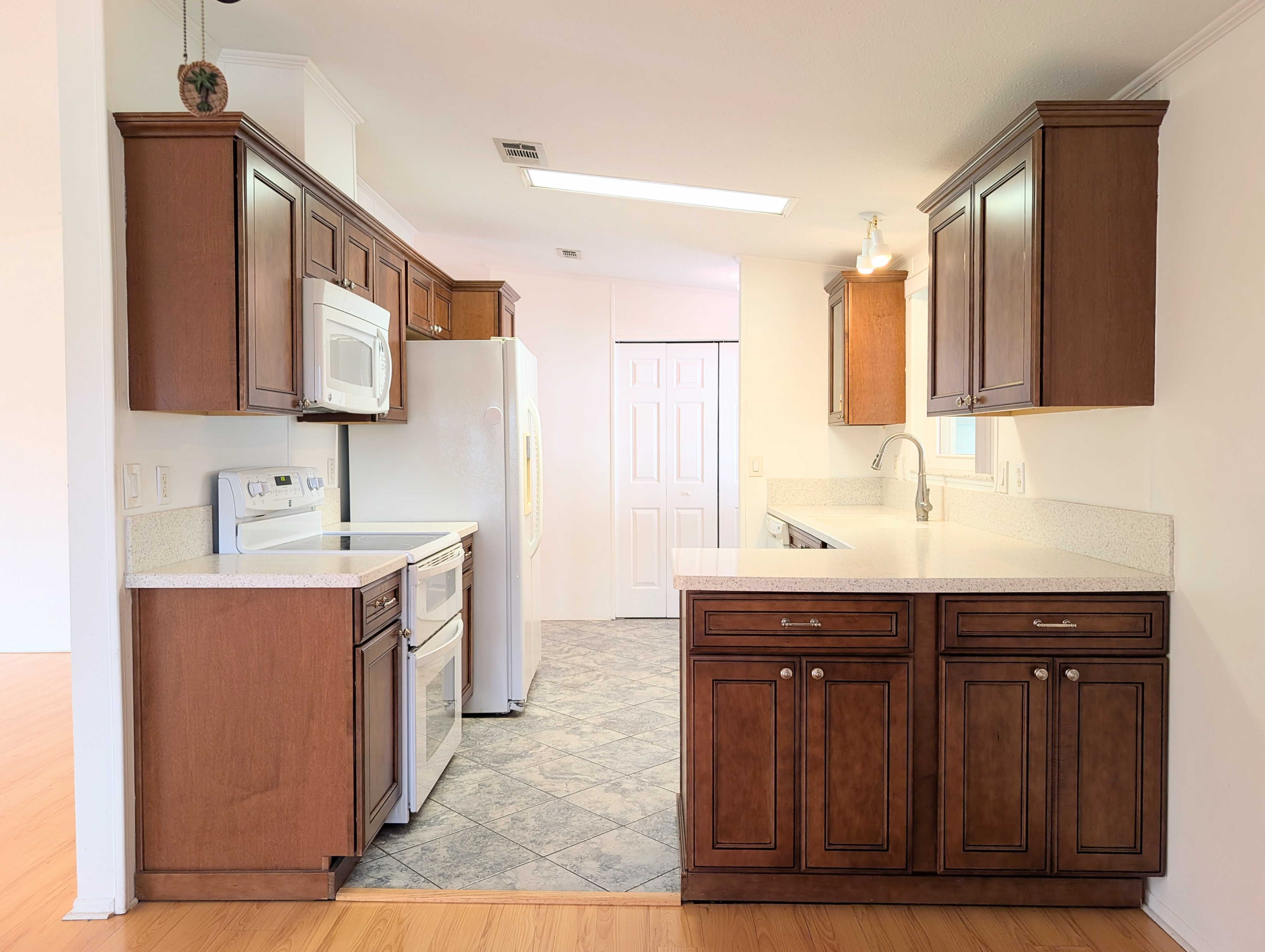 136 Begonia Terrace, Parrish, Florida 34219, 2 Bedrooms Bedrooms, ,2 BathroomsBathrooms,55-Plus Mobile Home,For Sale,Begonia Terrace,4254