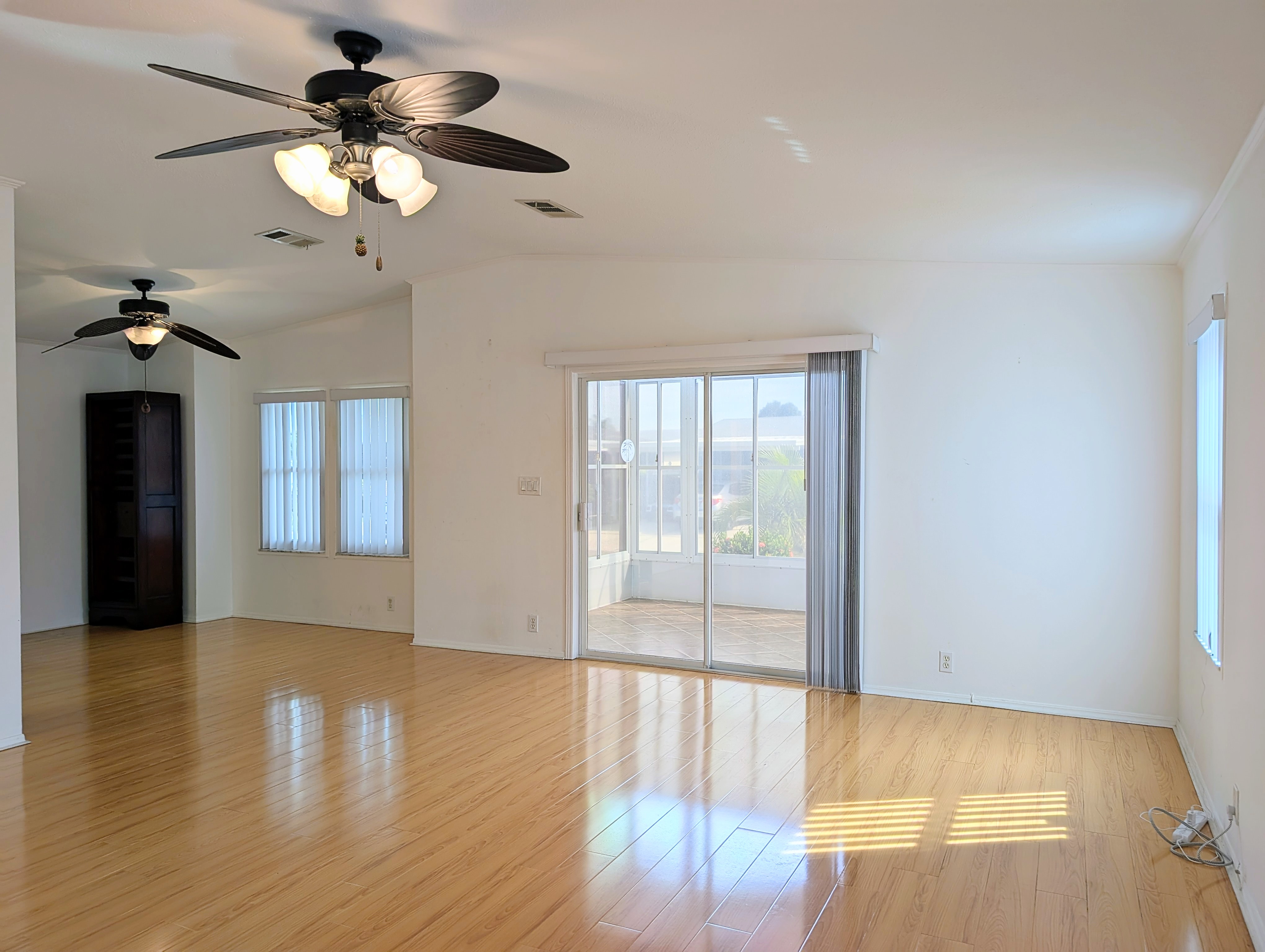 136 Begonia Terrace, Parrish, Florida 34219, 2 Bedrooms Bedrooms, ,2 BathroomsBathrooms,55-Plus Mobile Home,For Sale,Begonia Terrace,4254