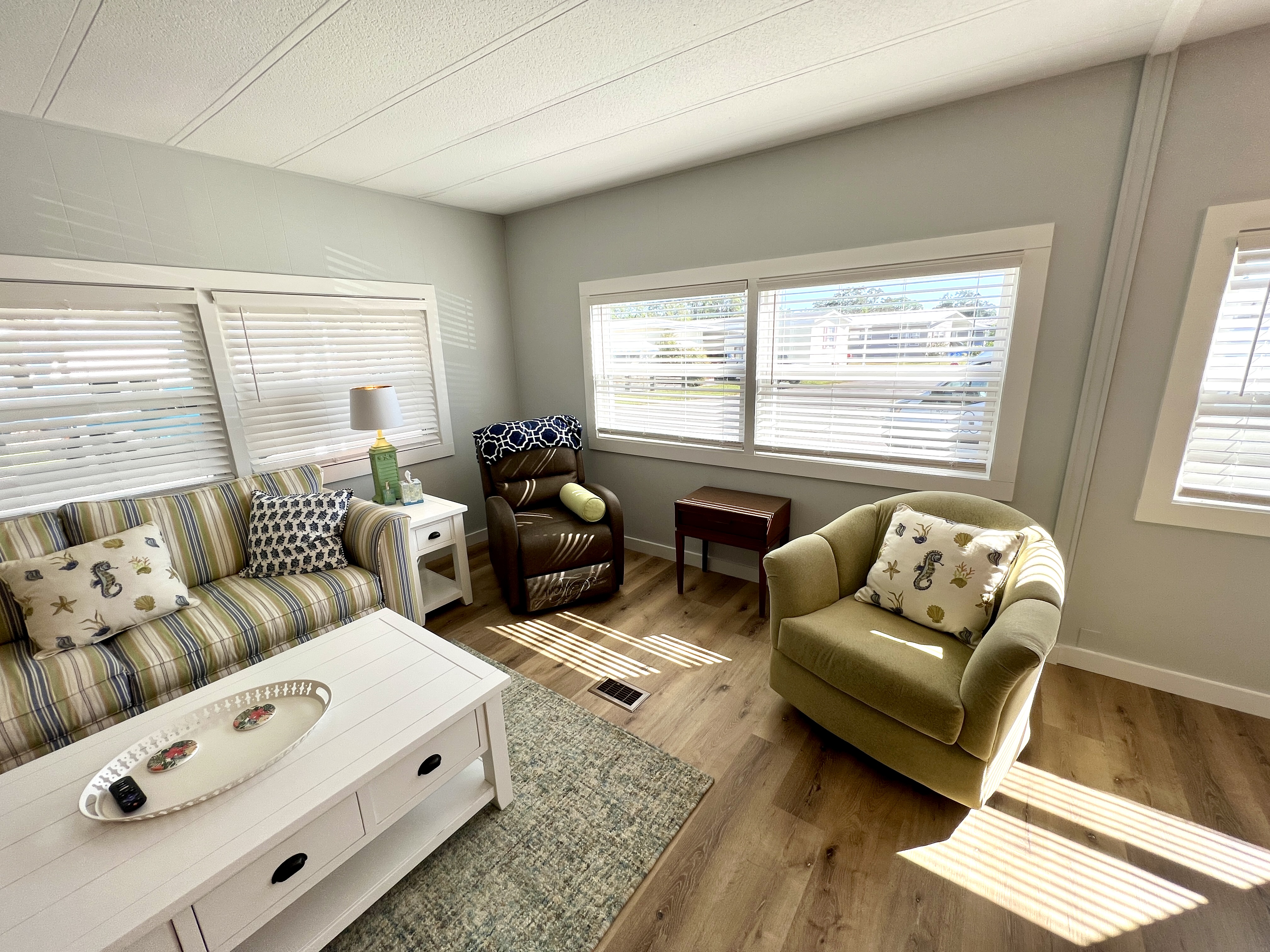 484 Flamingo Lane, Ellenton, Florida 34222, 2 Bedrooms Bedrooms, ,2 BathroomsBathrooms,55-Plus Mobile Home,For Rent,Flamingo Lane,4262