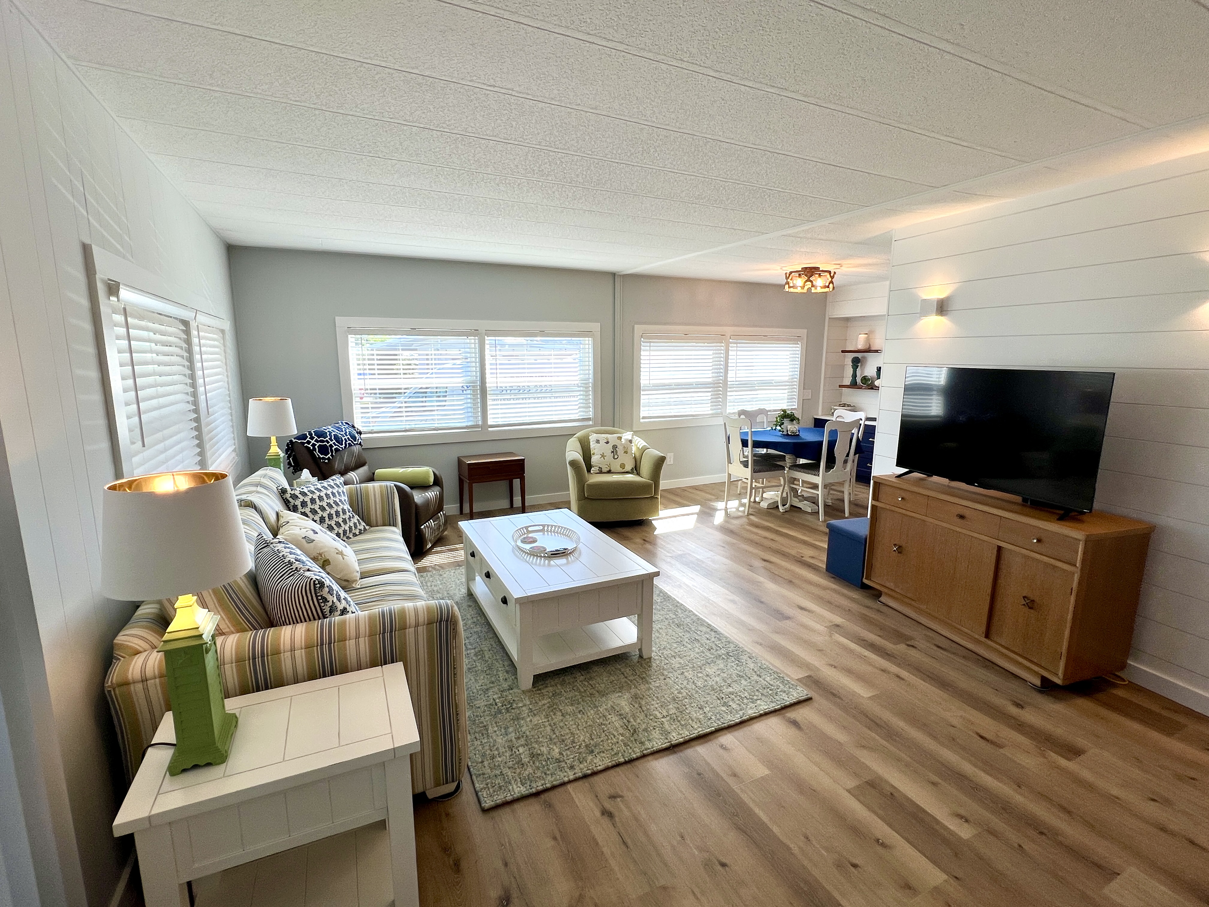 484 Flamingo Lane, Ellenton, Florida 34222, 2 Bedrooms Bedrooms, ,2 BathroomsBathrooms,55-Plus Mobile Home,For Rent,Flamingo Lane,4262