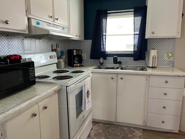 2419 Gulf to Bay Blvd, Lot 207, Clearwater, Florida 33765, 2 Bedrooms Bedrooms, ,2 BathroomsBathrooms,55-Plus Mobile Home,For Sale,Gulf to Bay Blvd, Lot 207,4264