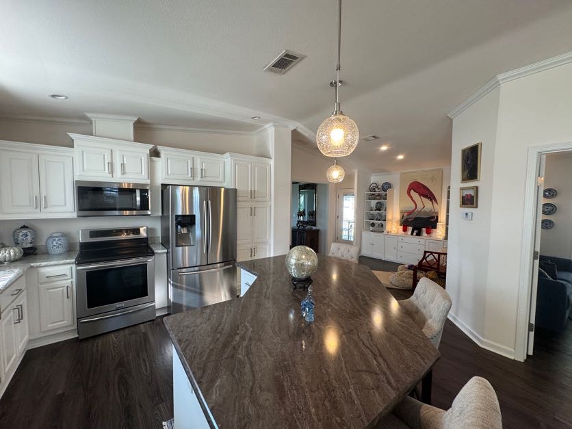 7908 Lakeshore Drive, Ellenton, Florida 34222, 3 Bedrooms Bedrooms, ,2 BathroomsBathrooms,55-Plus Mobile Home,For Sale,Lakeshore Drive,4266