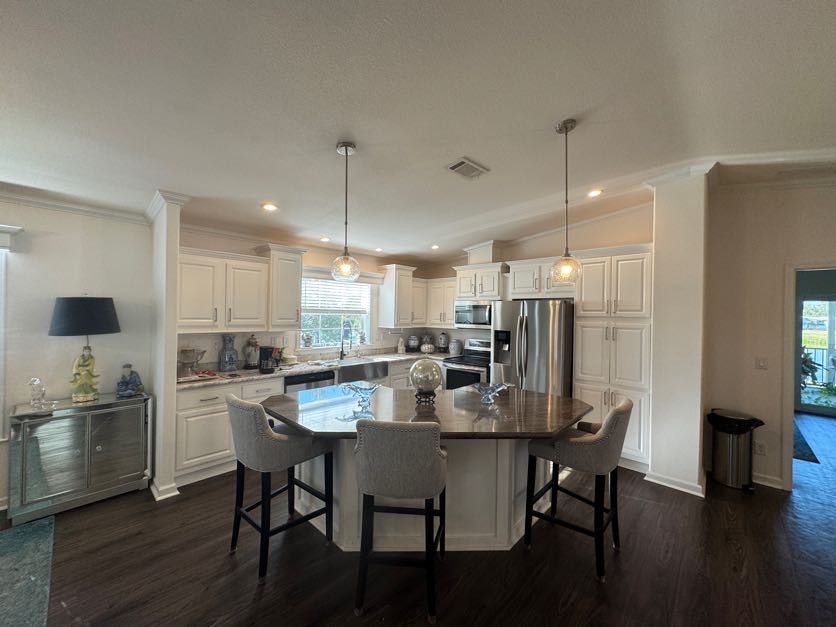 7908 Lakeshore Drive, Ellenton, Florida 34222, 3 Bedrooms Bedrooms, ,2 BathroomsBathrooms,55-Plus Mobile Home,For Sale,Lakeshore Drive,4266