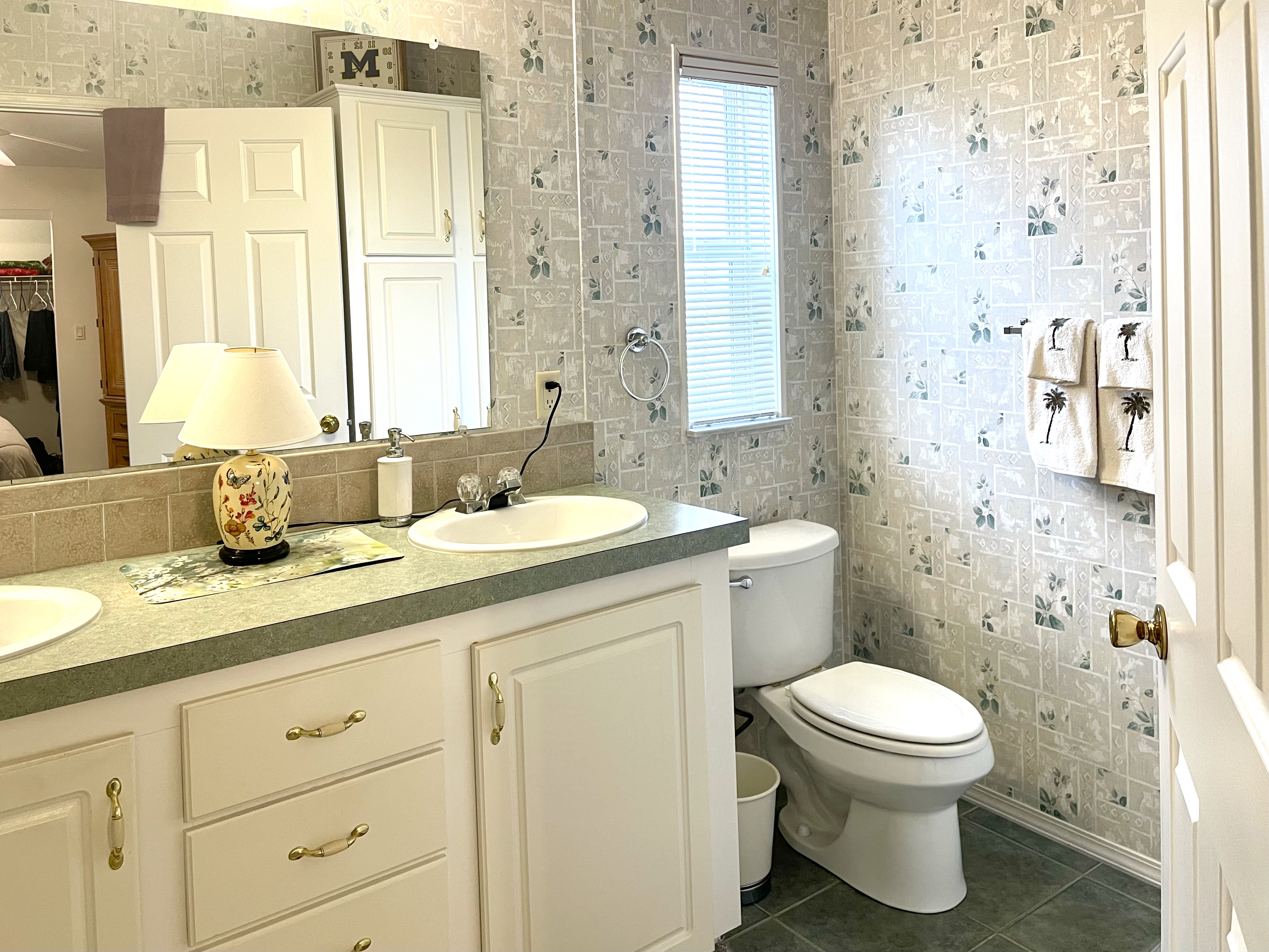 8604 26th Drive E, Palmetto, Florida 34221, 2 Bedrooms Bedrooms, ,2 BathroomsBathrooms,55-Plus Mobile Home,For Sale,26th Drive E,4280