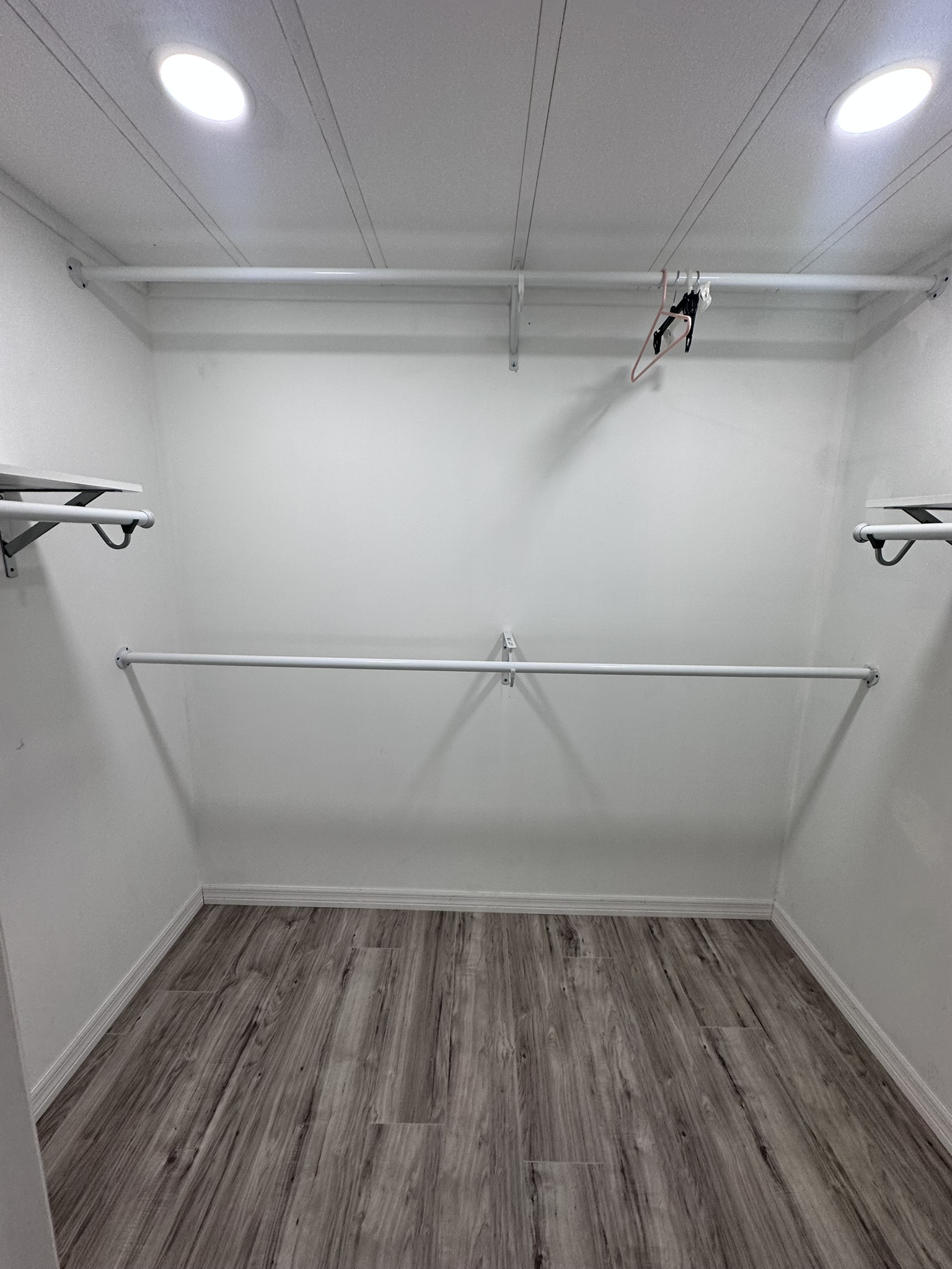 6011 Madeira Avenue, New Port Richey, Florida 34653, 2 Bedrooms Bedrooms, ,2 BathroomsBathrooms,55-Plus Mobile Home,For Sale,Madeira Avenue,4282