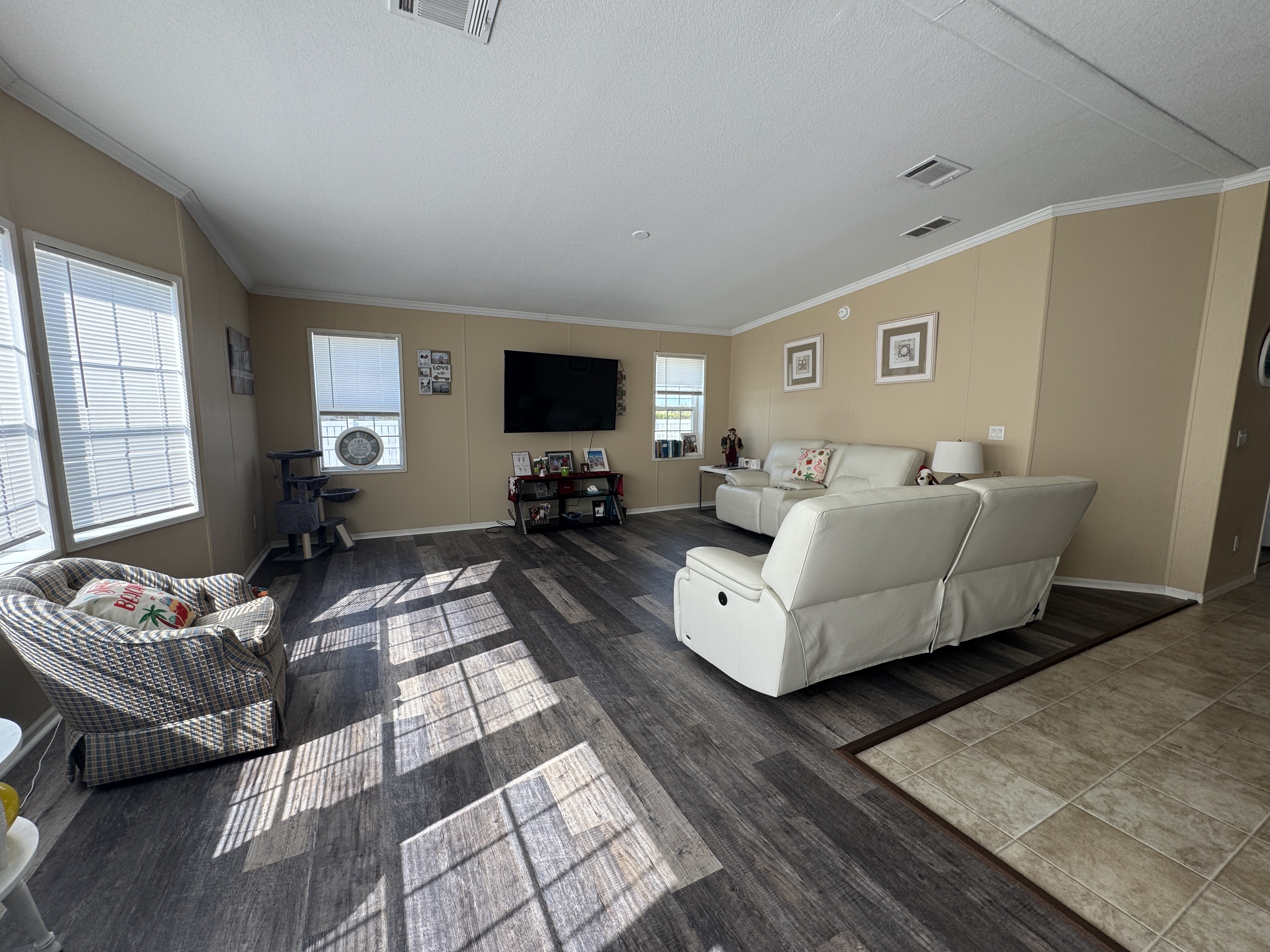 3081 Bay Oaks Dr, Sarasota, Florida 34234, 2 Bedrooms Bedrooms, ,2 BathroomsBathrooms,55-Plus Mobile Home,For Sale,Bay Oaks Dr,4284