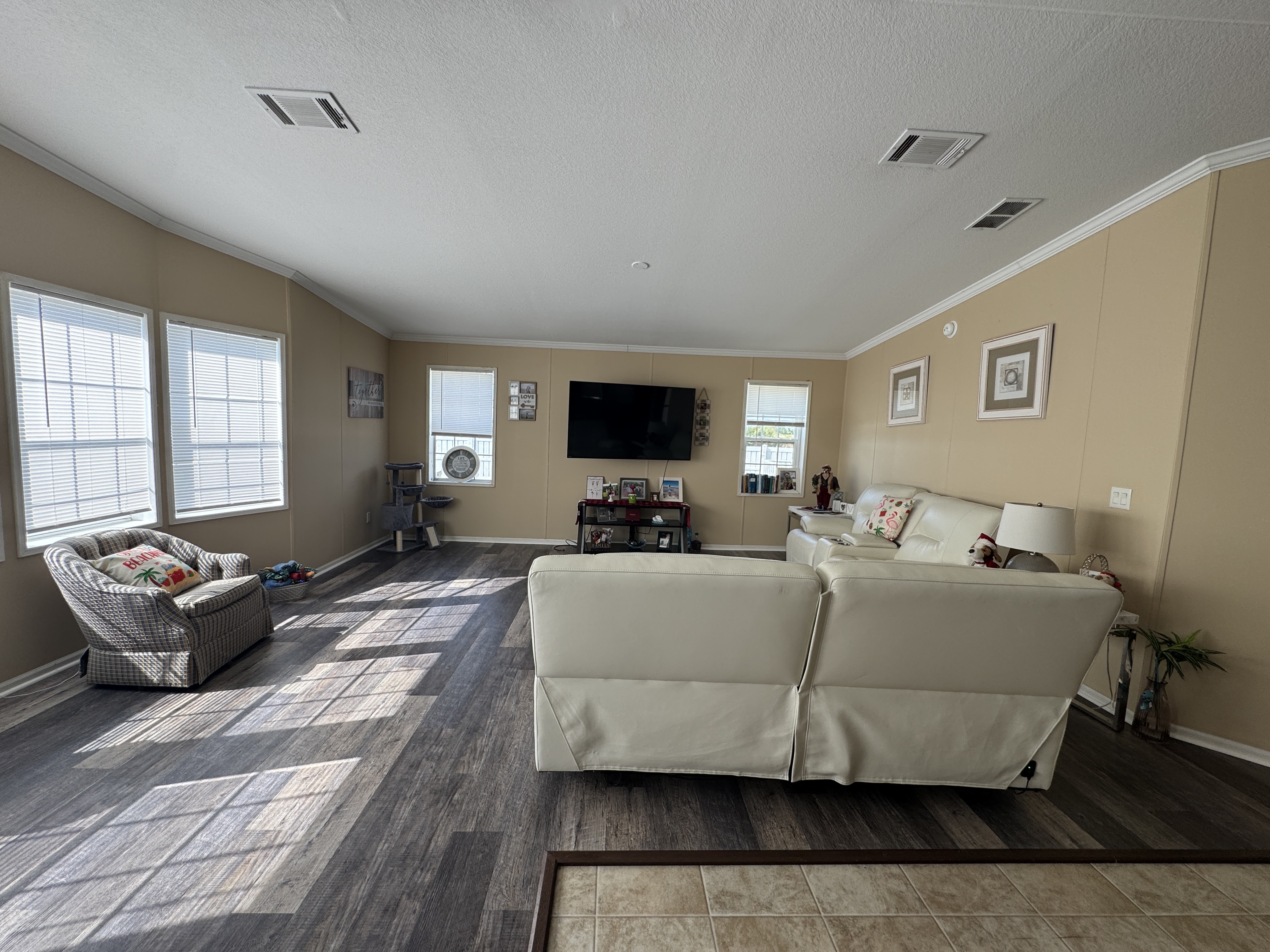 3081 Bay Oaks Dr, Sarasota, Florida 34234, 2 Bedrooms Bedrooms, ,2 BathroomsBathrooms,55-Plus Mobile Home,For Sale,Bay Oaks Dr,4284