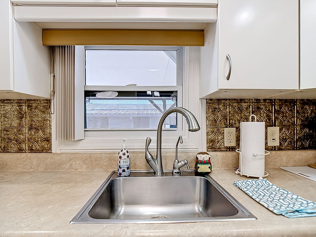 1305 Arizona Avenue, Frostproof, Florida 33843, 2 Bedrooms Bedrooms, ,2 BathroomsBathrooms,55-Plus Mobile Home,For Sale,Arizona Avenue,4289