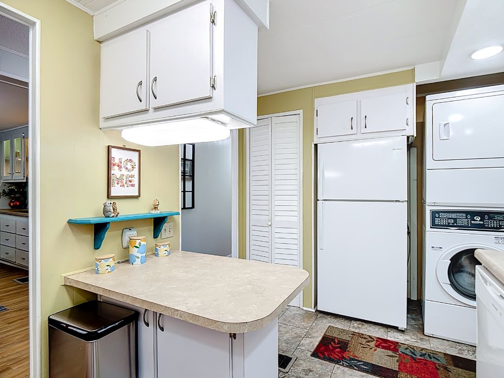 1305 Arizona Avenue, Frostproof, Florida 33843, 2 Bedrooms Bedrooms, ,2 BathroomsBathrooms,55-Plus Mobile Home,For Sale,Arizona Avenue,4289